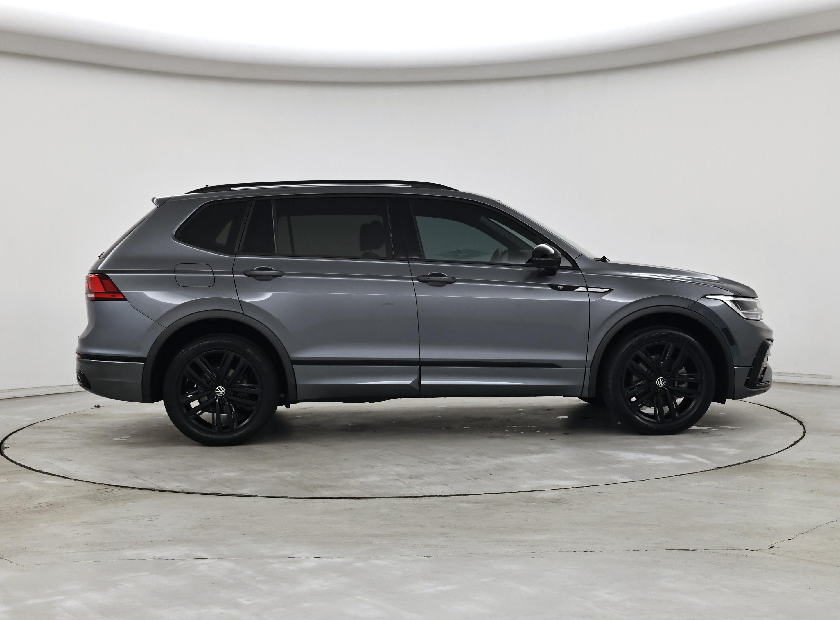 Thumbnail: 2022 Volkswagen Tiguan - 7