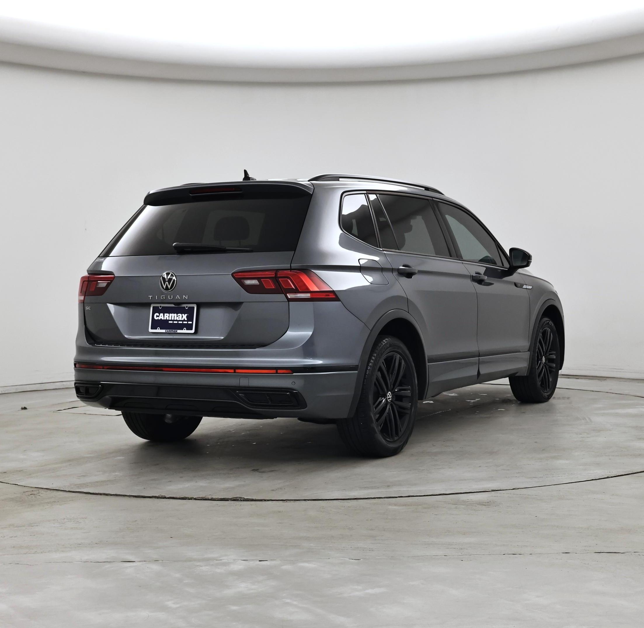 Thumbnail: 2022 Volkswagen Tiguan - 8