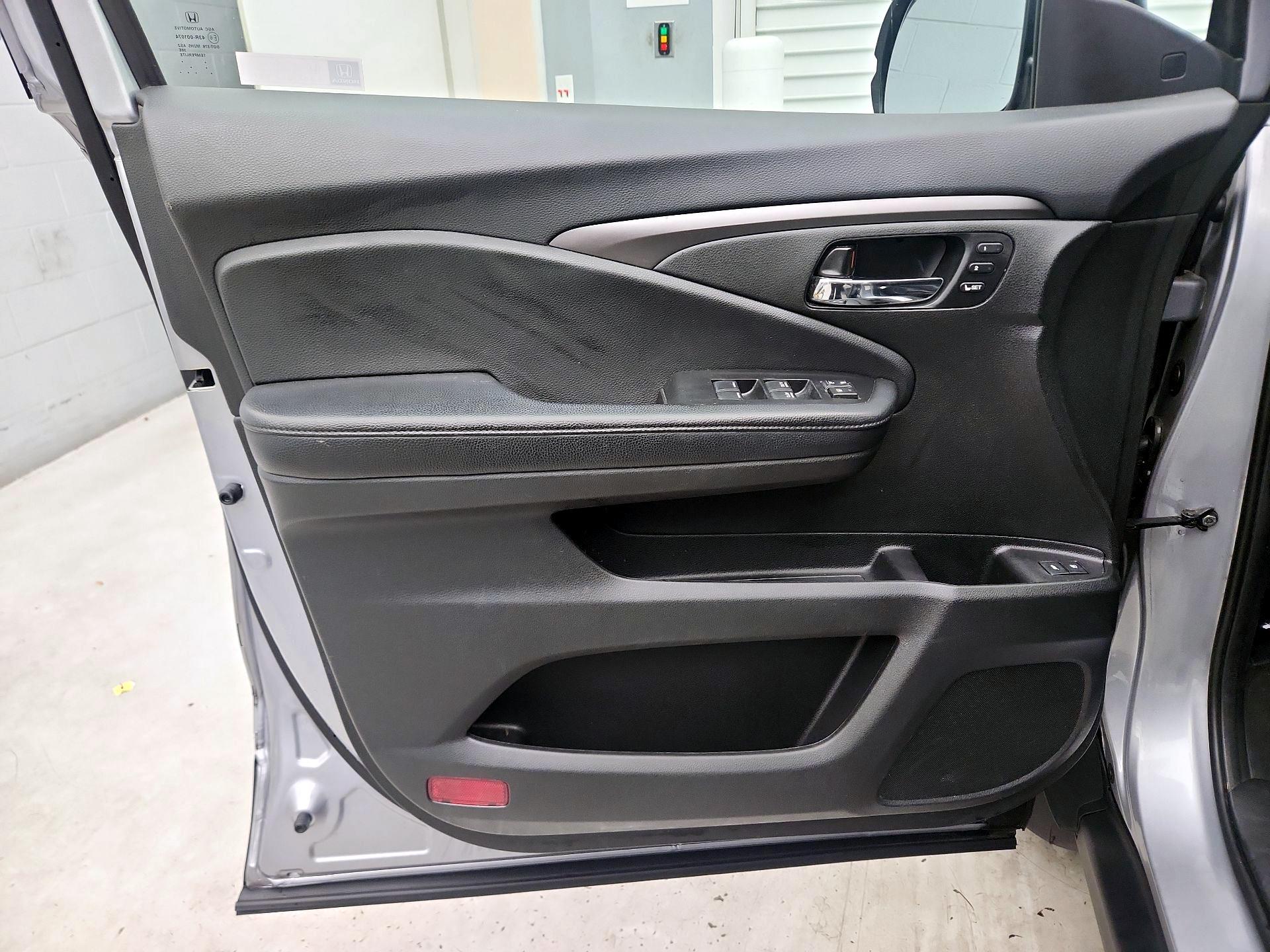 Thumbnail: 2019 Honda Passport - 12