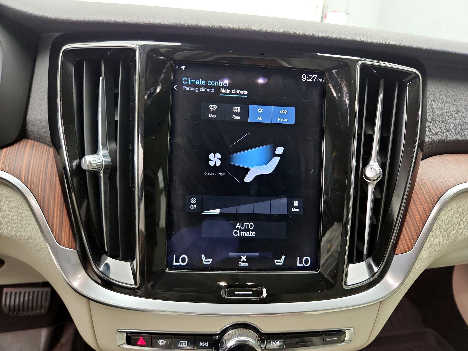 Thumbnail: 2022 Volvo S60 - 17