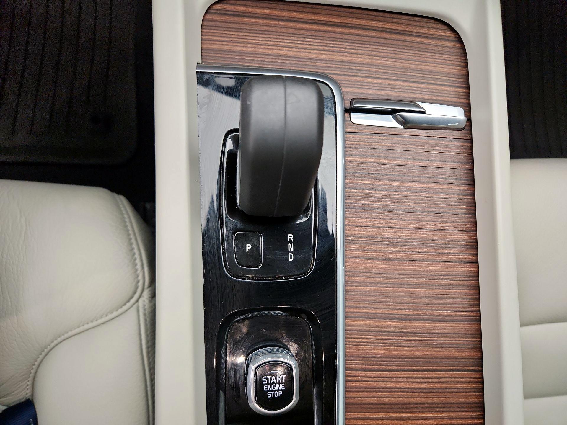 Thumbnail: 2022 Volvo S60 - 18