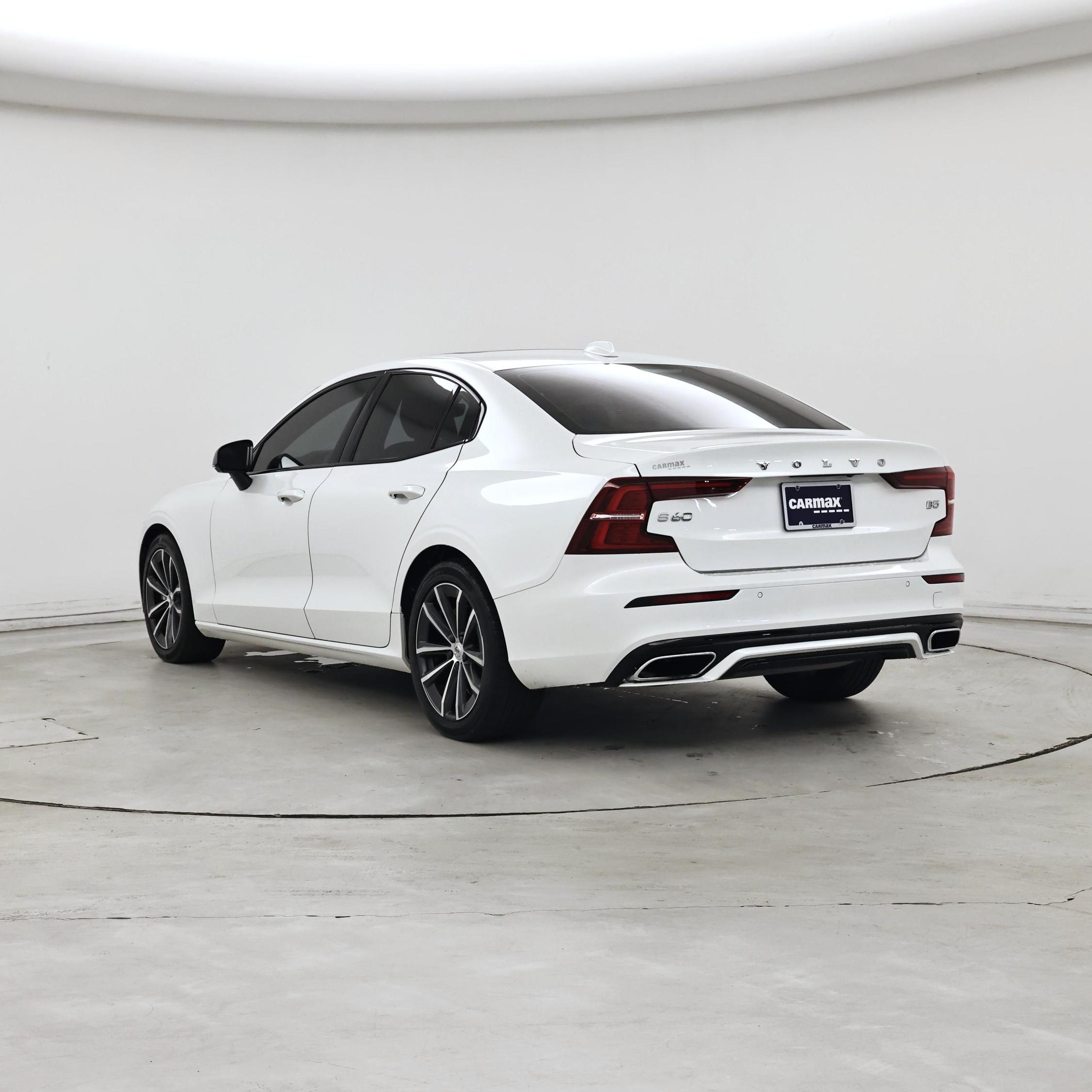 Thumbnail: 2022 Volvo S60 - 2