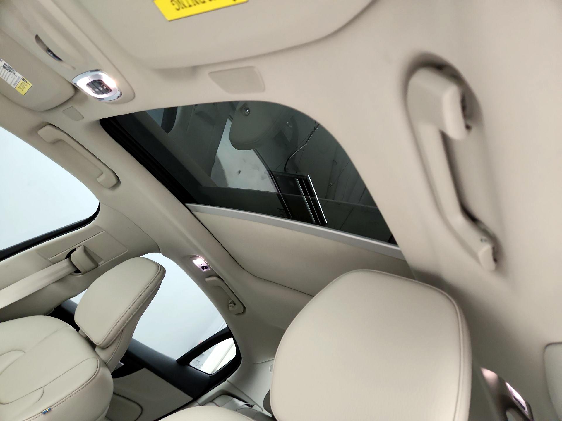 Thumbnail: 2022 Volvo S60 - 20