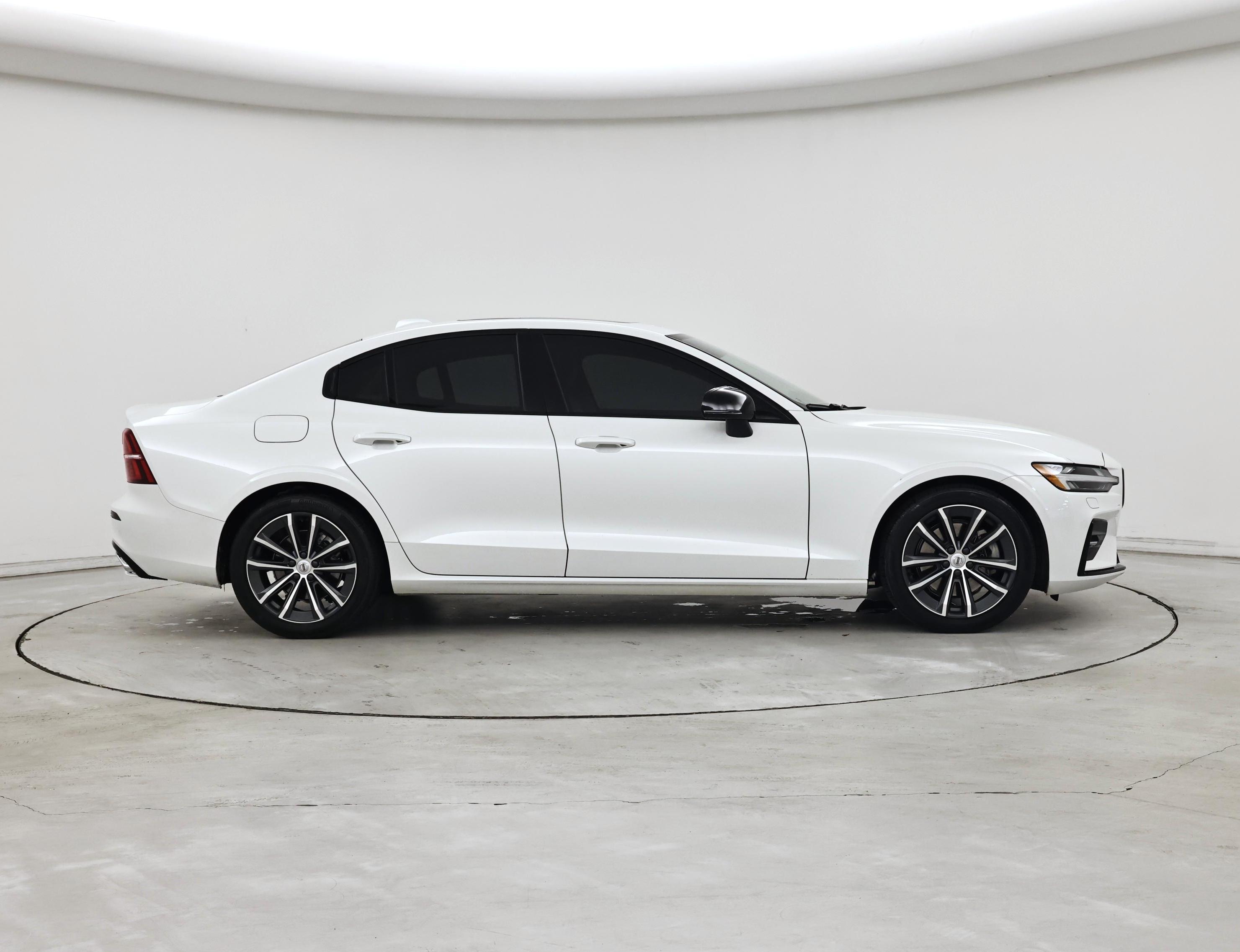 Thumbnail: 2022 Volvo S60 - 7
