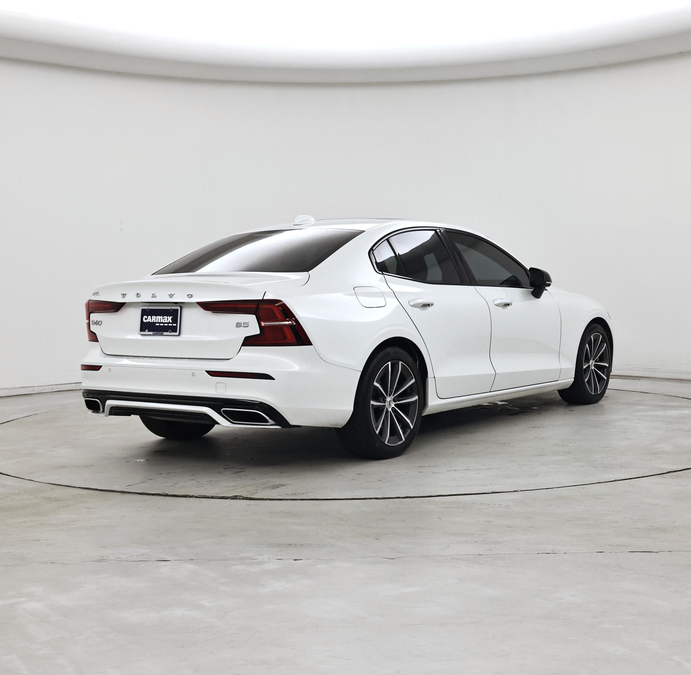 Thumbnail: 2022 Volvo S60 - 8