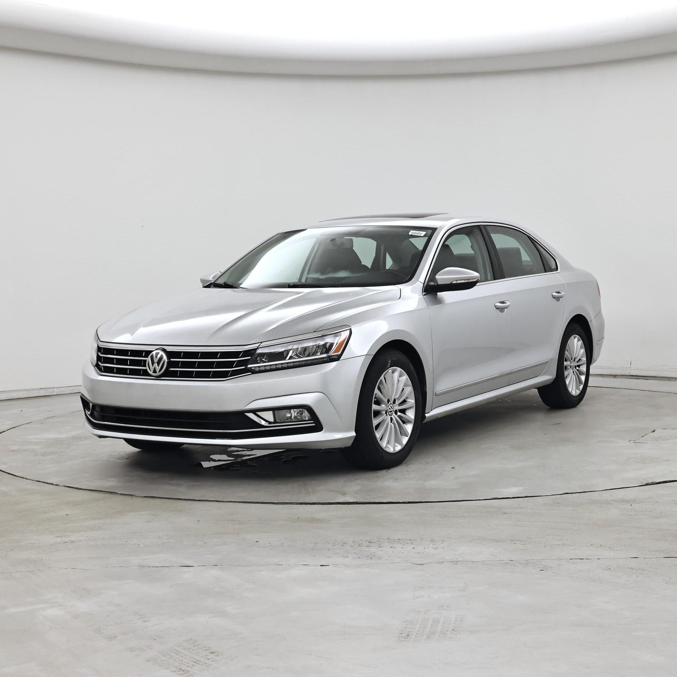 Thumbnail: 2016 Volkswagen Passat - 4
