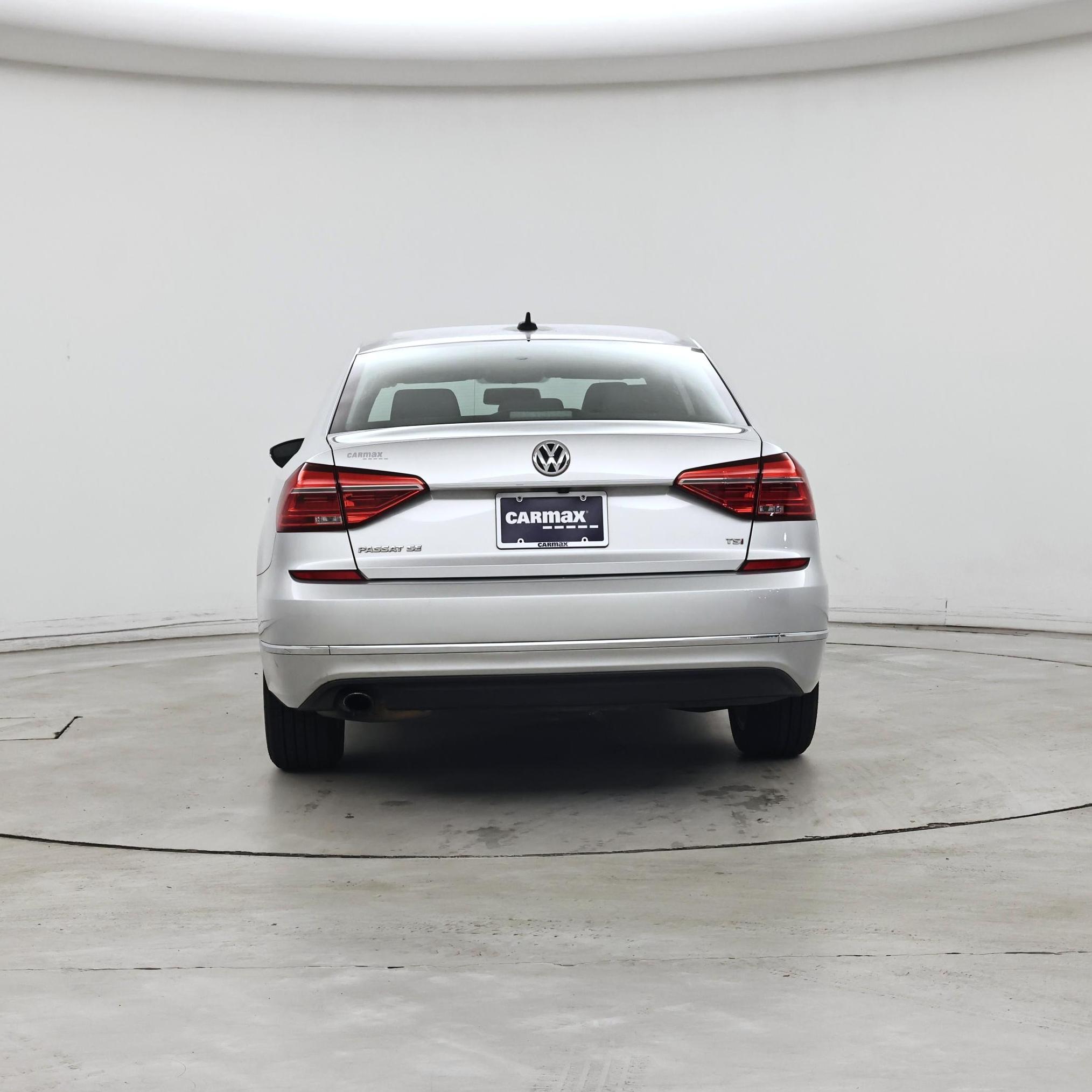 Thumbnail: 2016 Volkswagen Passat - 6
