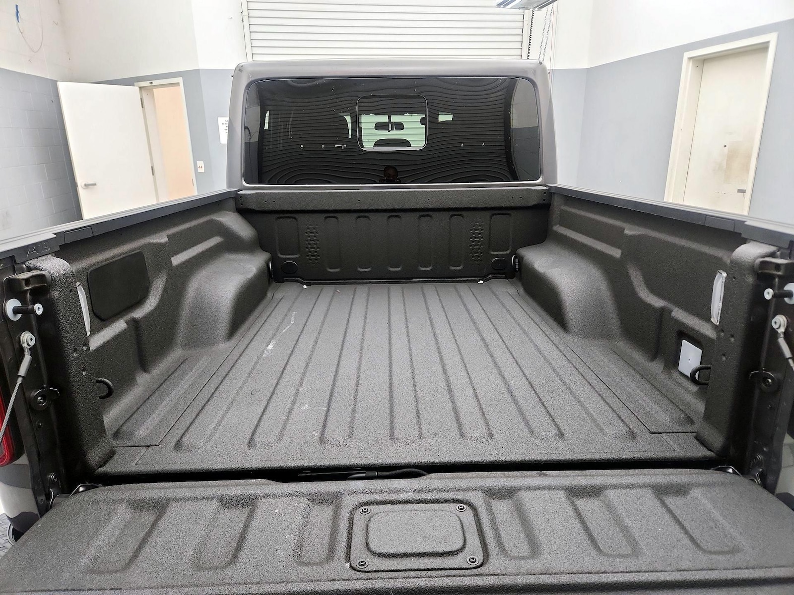 2025 Jeep Gladiator Nighthawk - Photo 21
