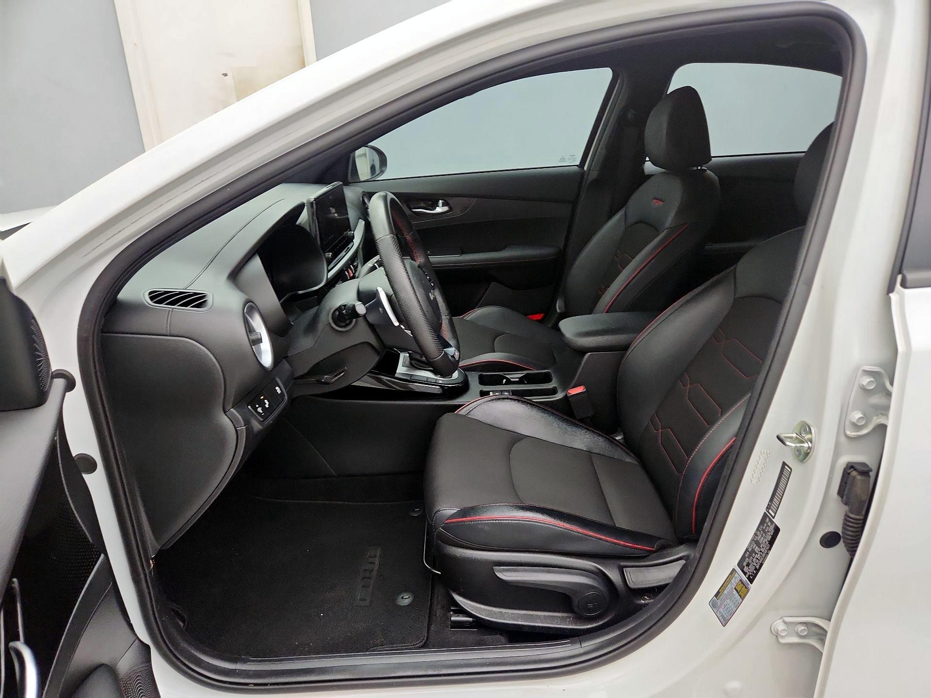 Thumbnail: 2024 Kia Forte - 11