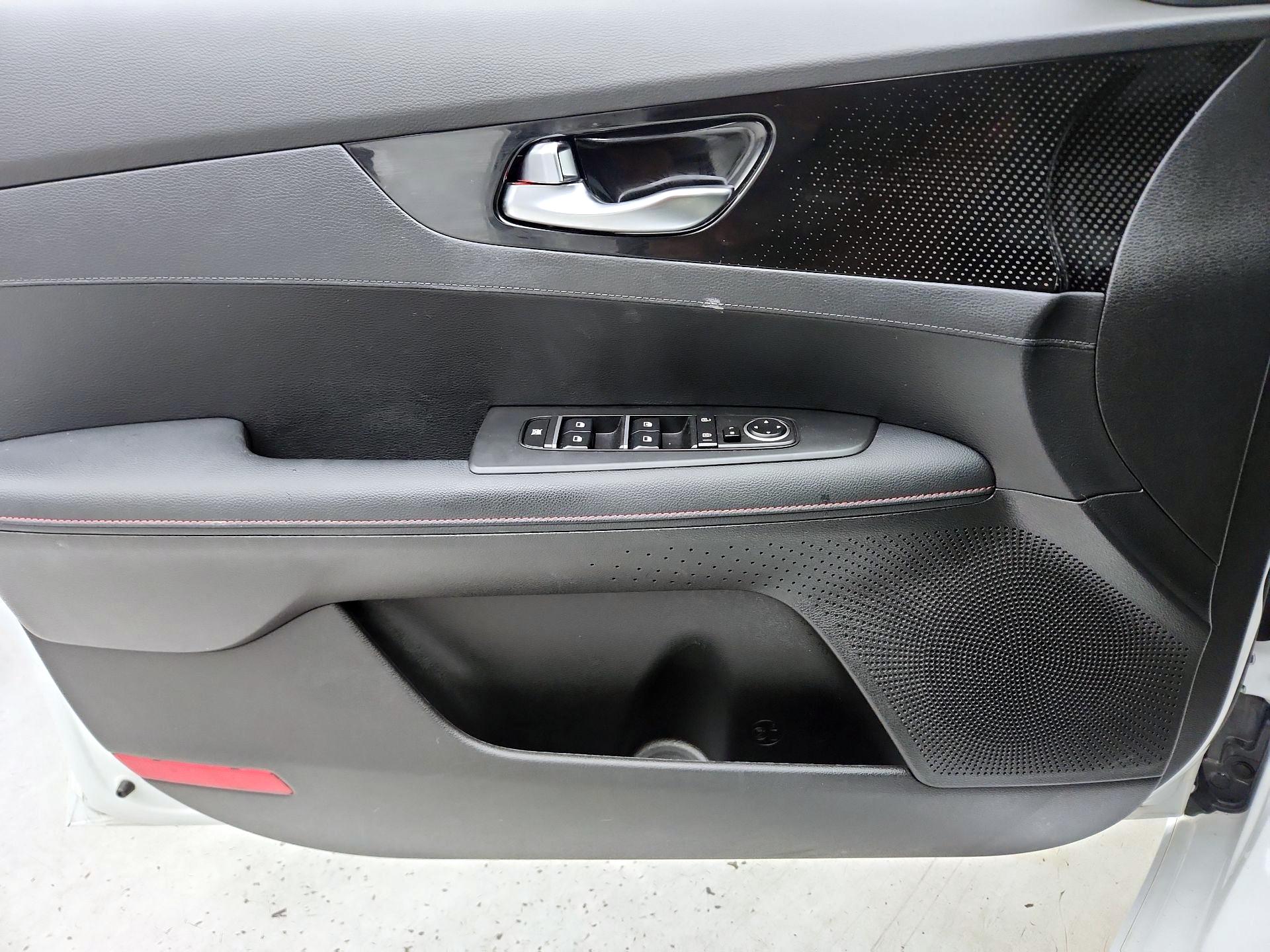 Thumbnail: 2024 Kia Forte - 12
