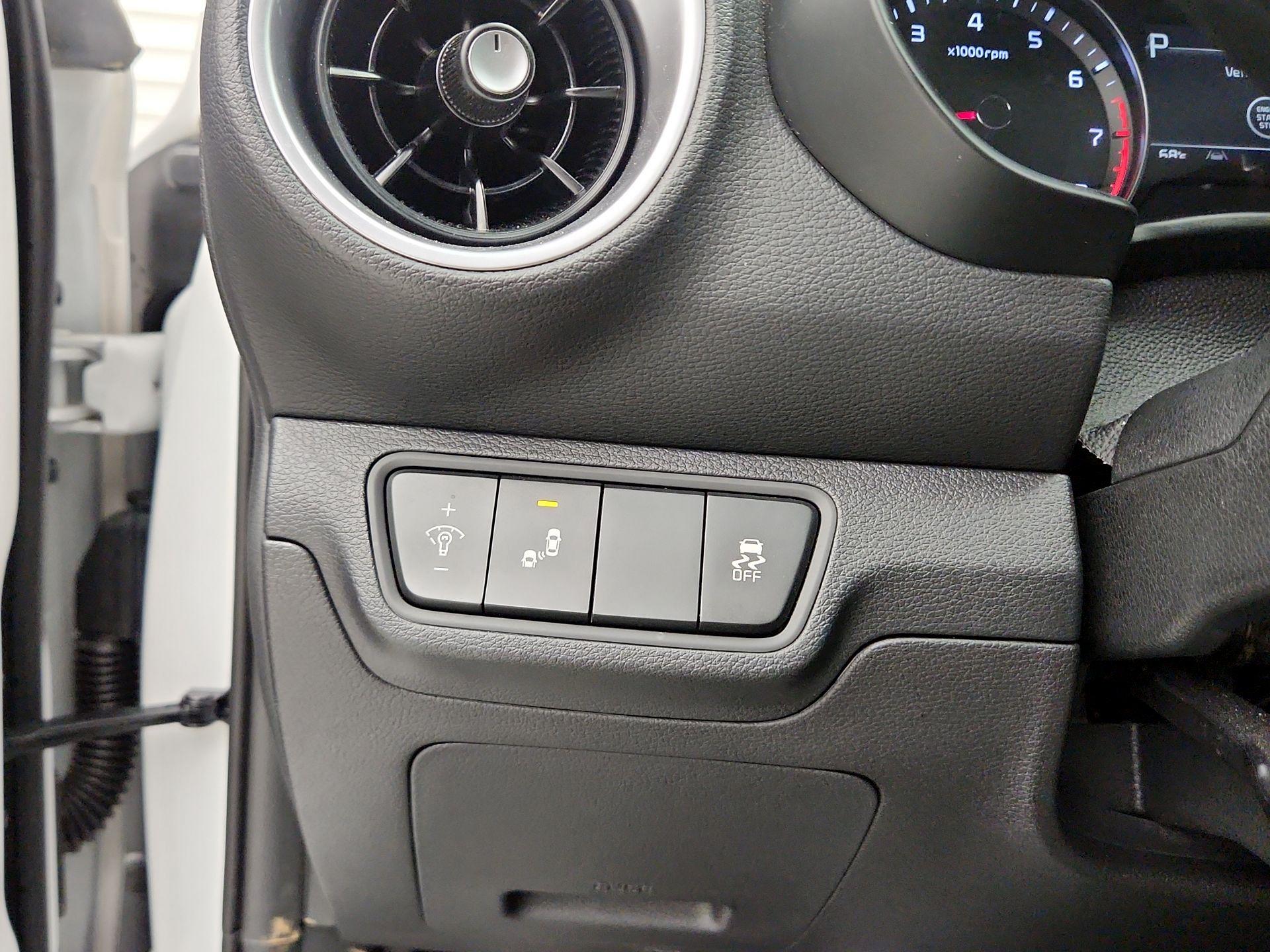 Thumbnail: 2024 Kia Forte - 13