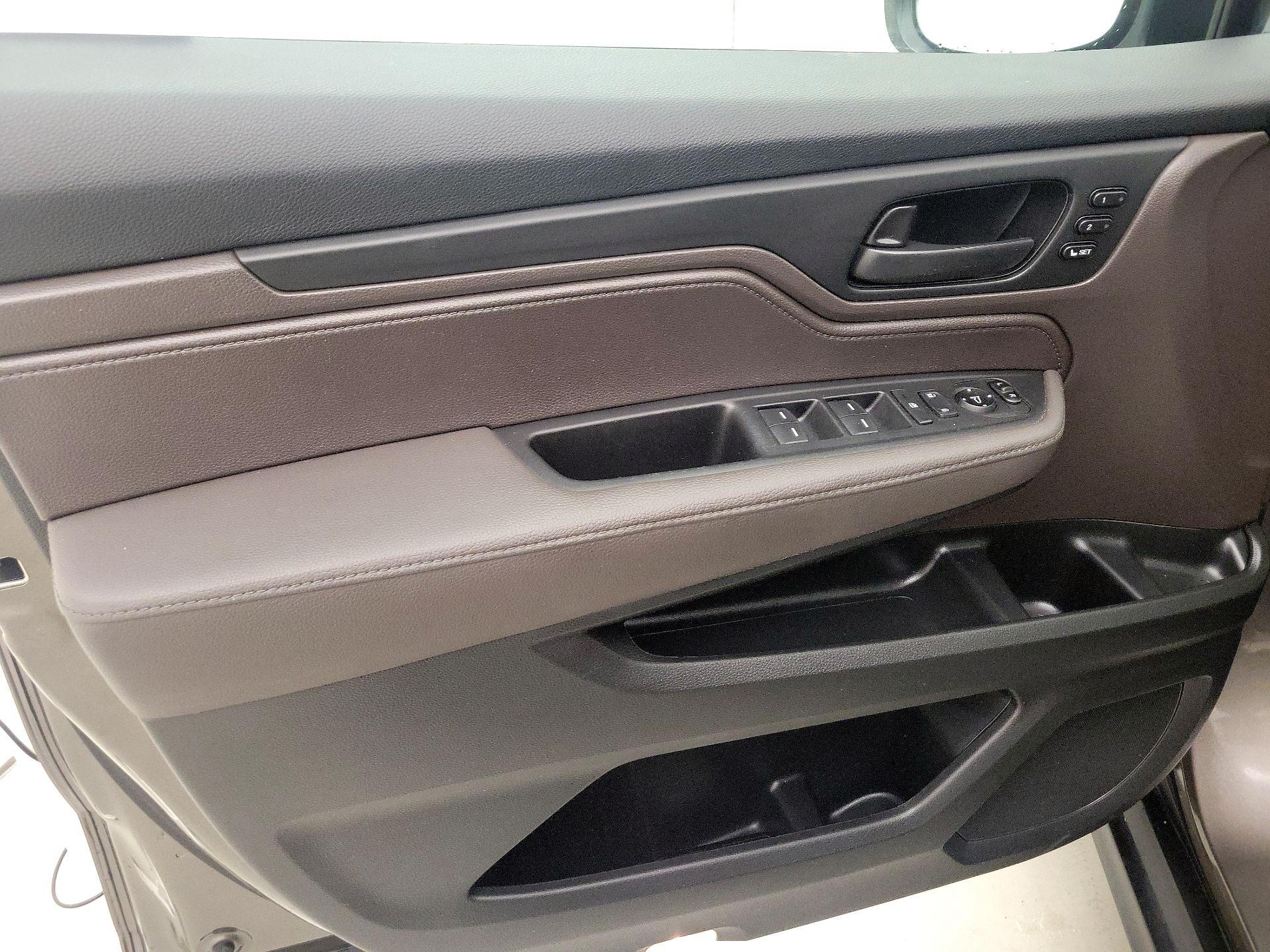 Thumbnail: 2019 Honda Odyssey - 12