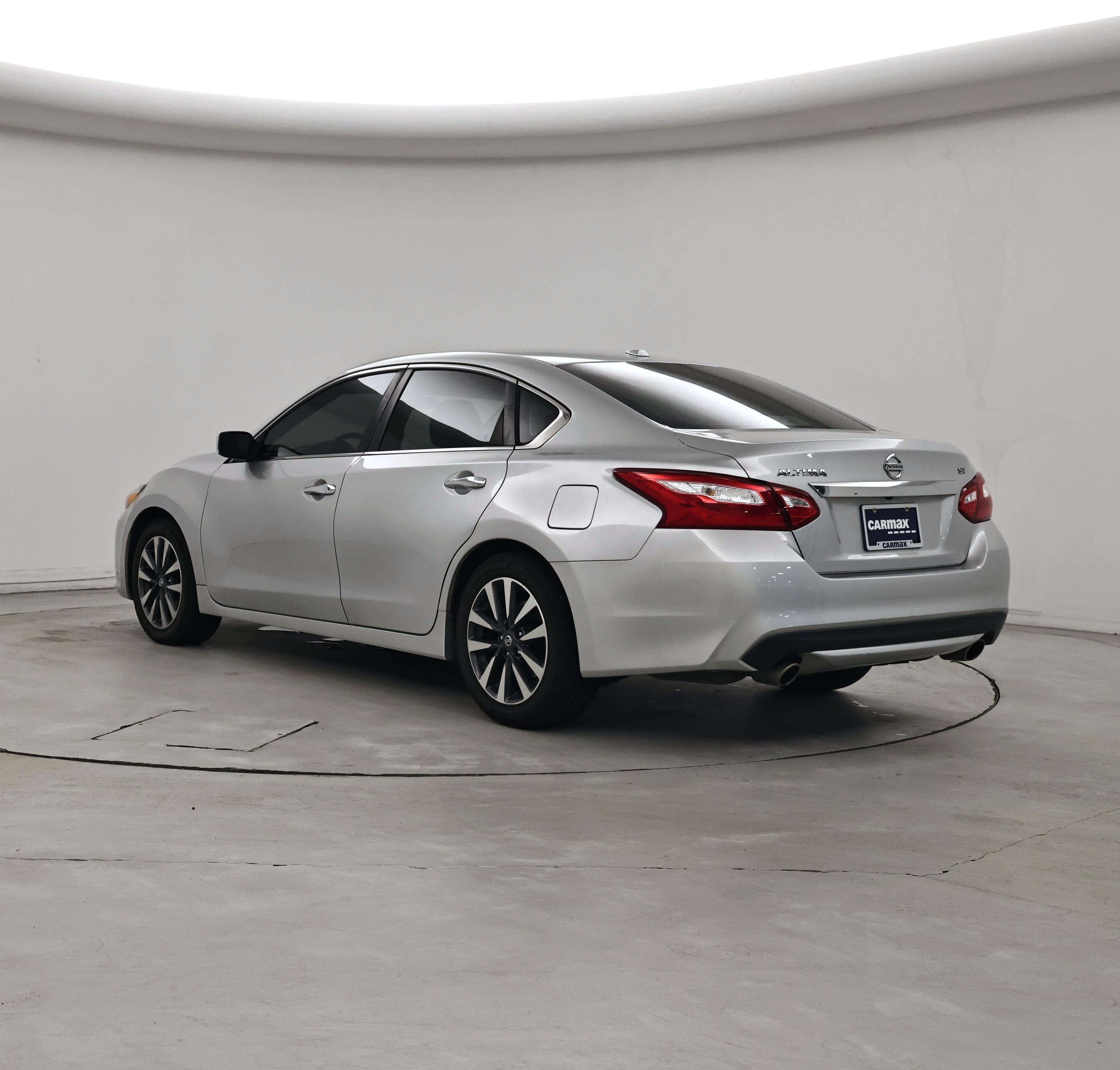 Thumbnail: 2017 Nissan Altima - 2