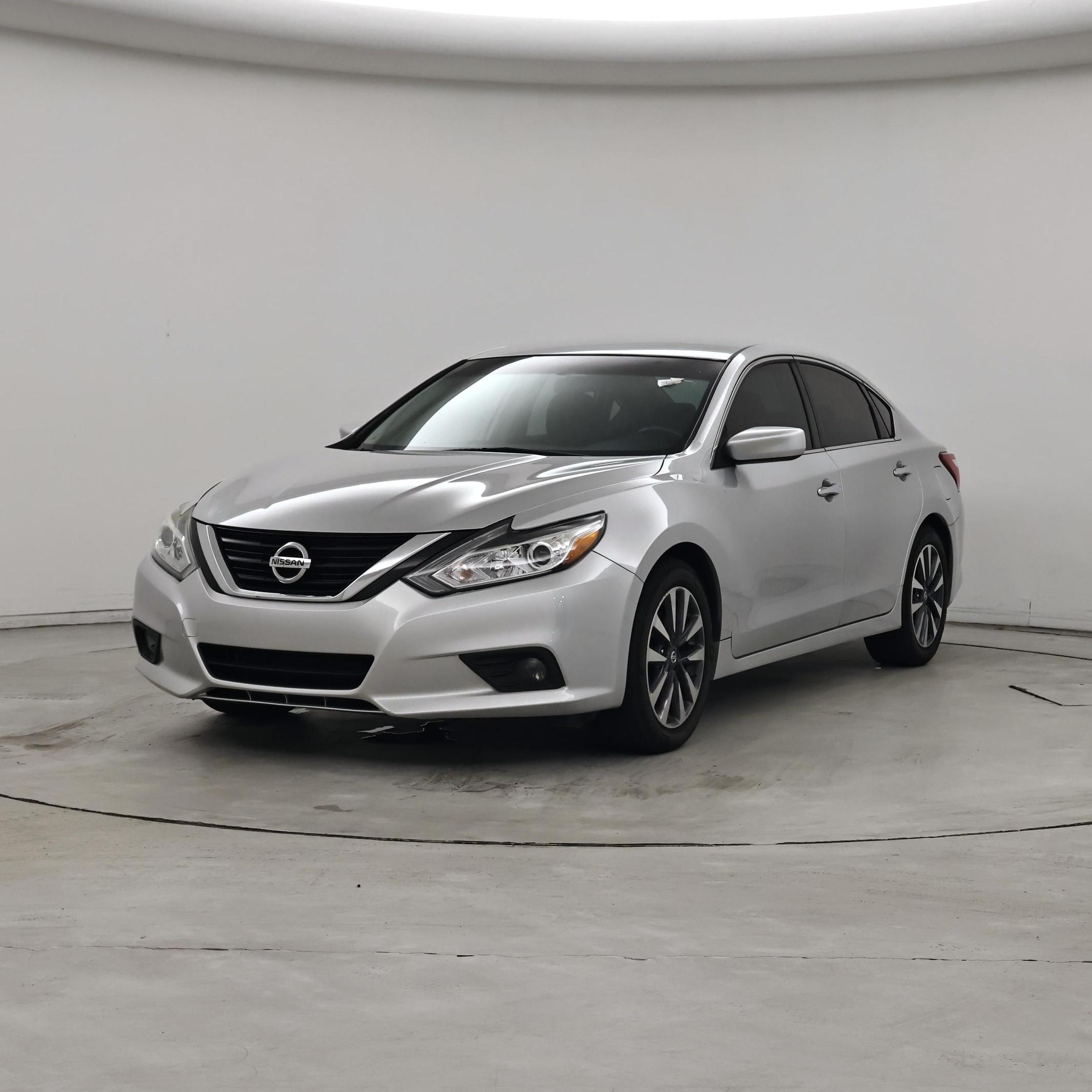 Thumbnail: 2017 Nissan Altima - 4