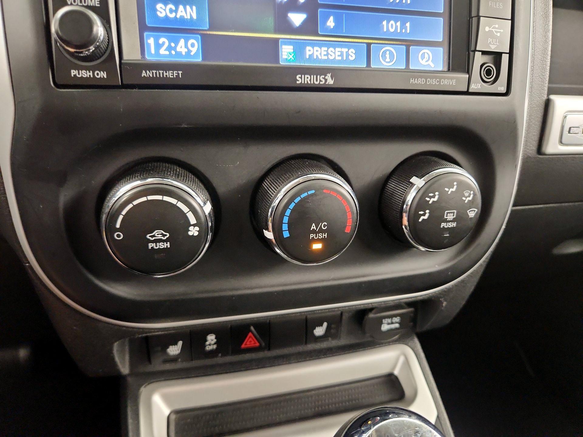 Thumbnail: 2015 Jeep Compass - 15