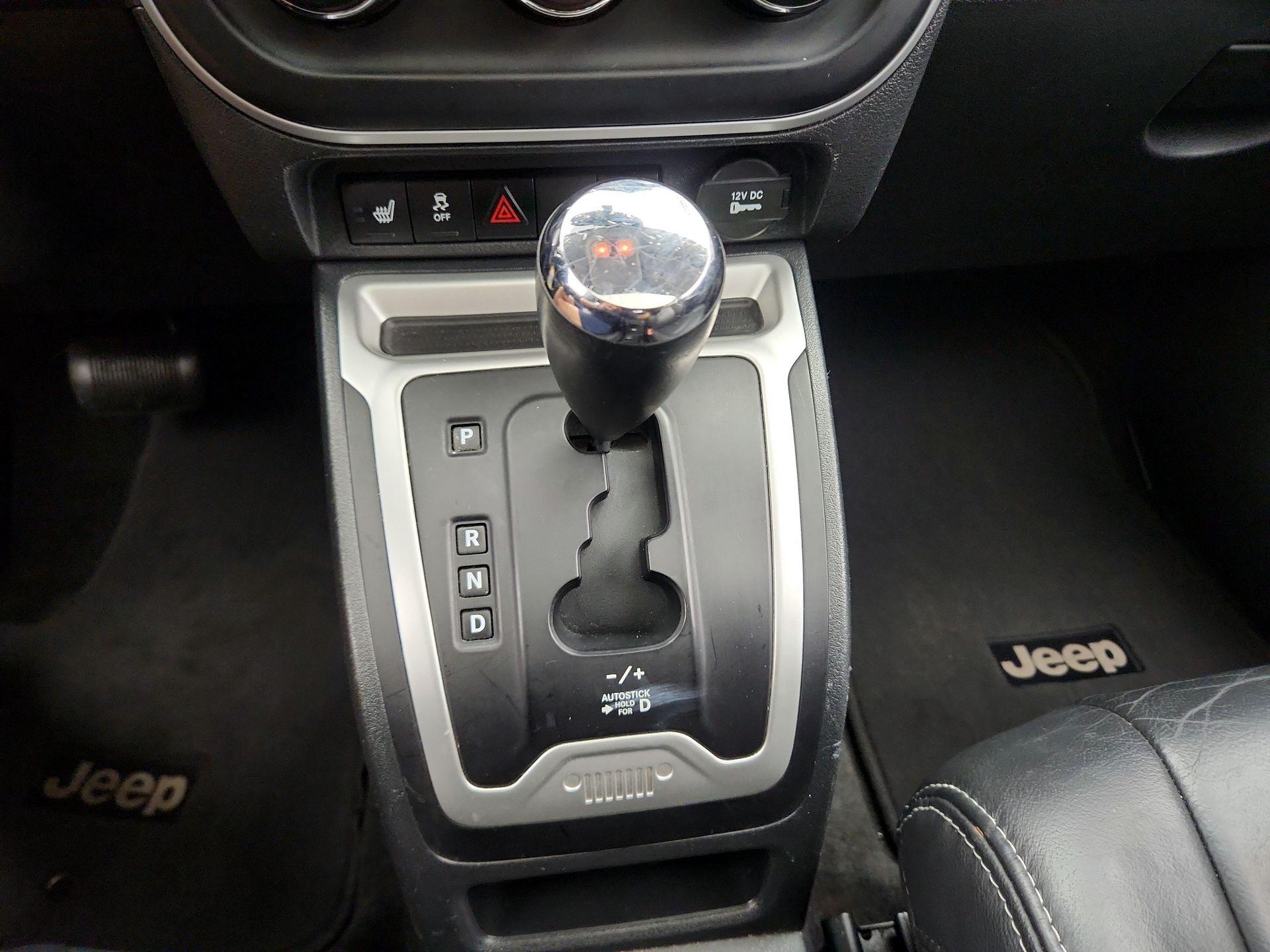 Thumbnail: 2015 Jeep Compass - 16