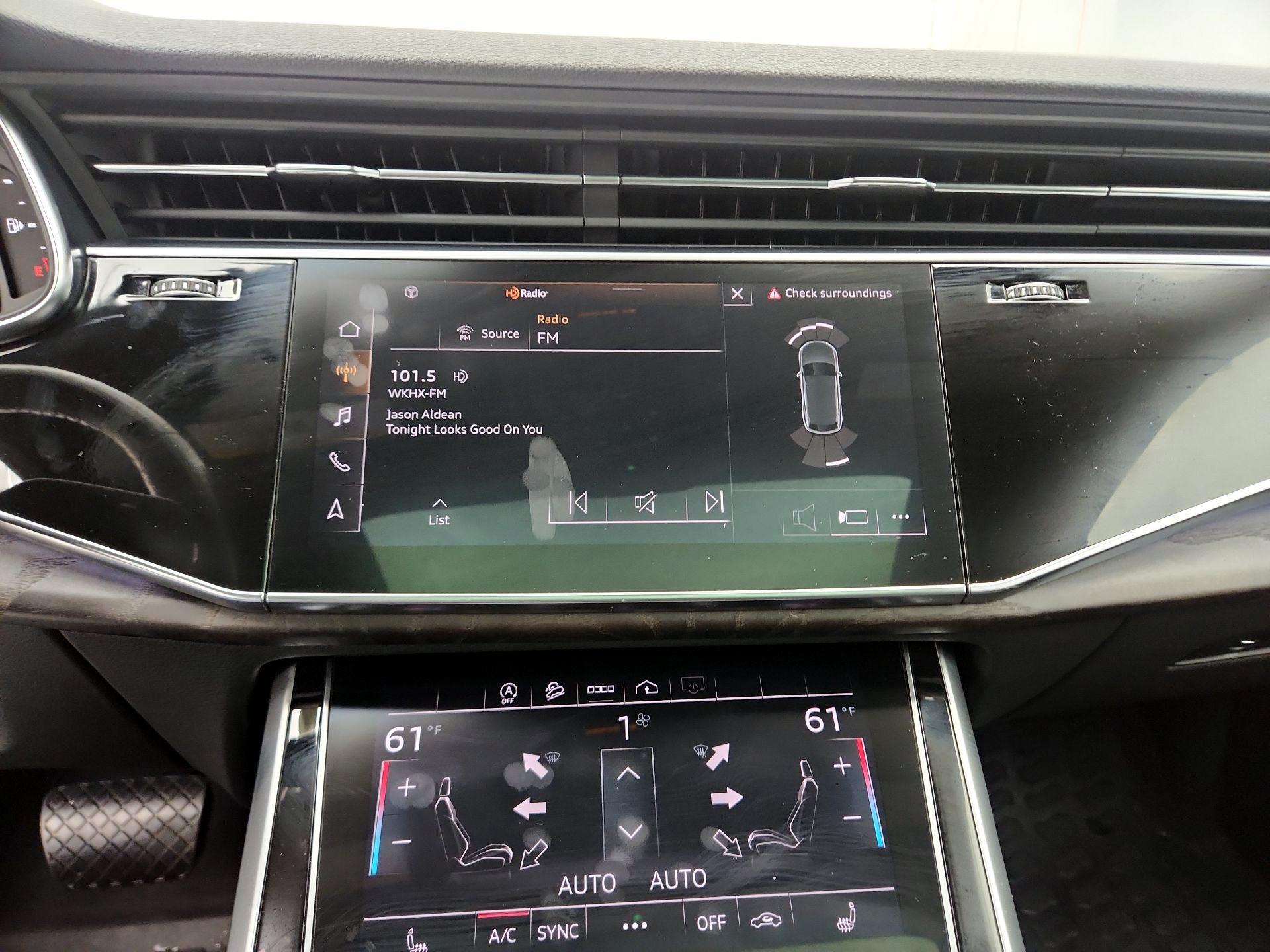 Thumbnail: 2021 Audi Q8 - 16