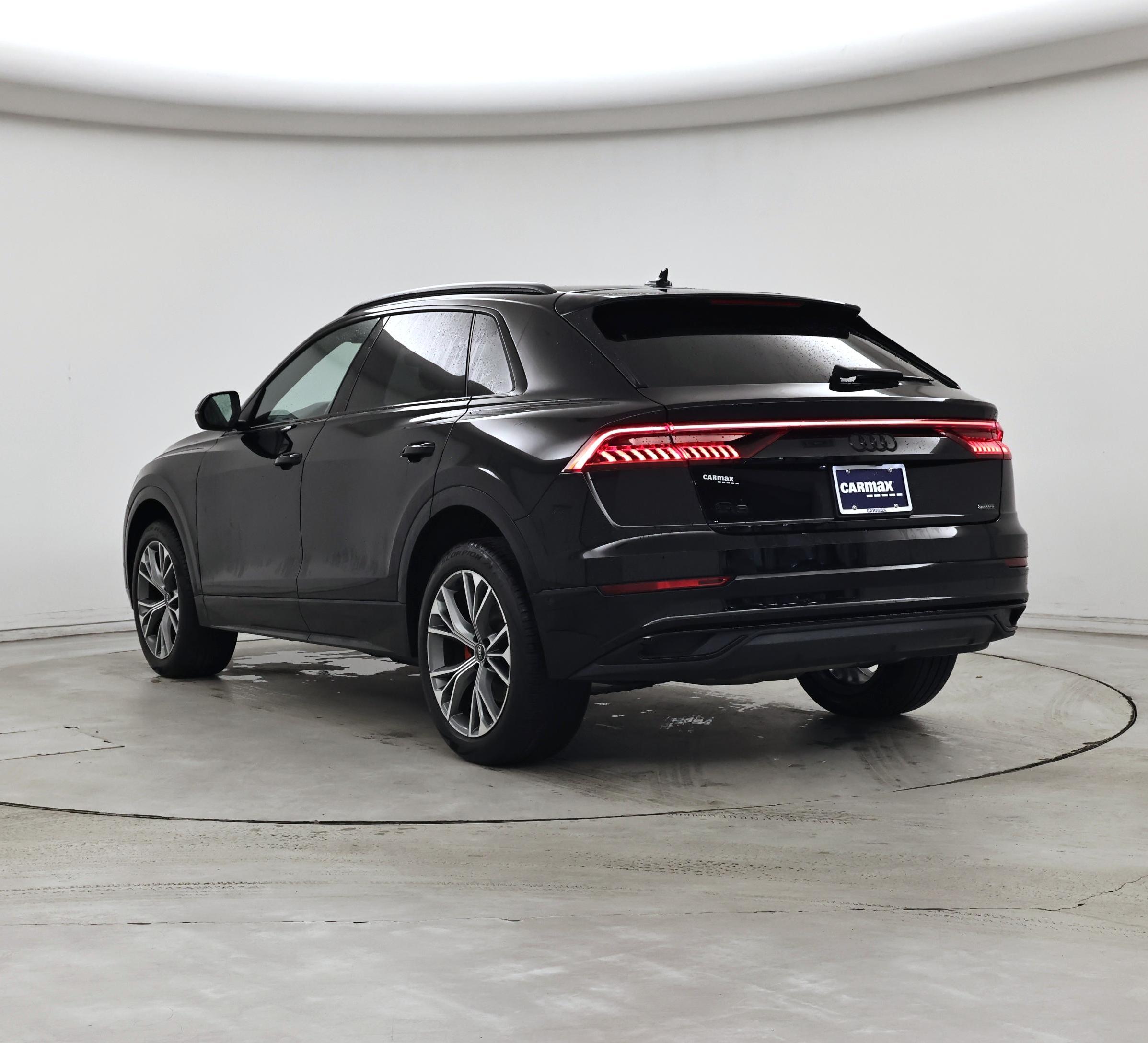 Thumbnail: 2021 Audi Q8 - 2