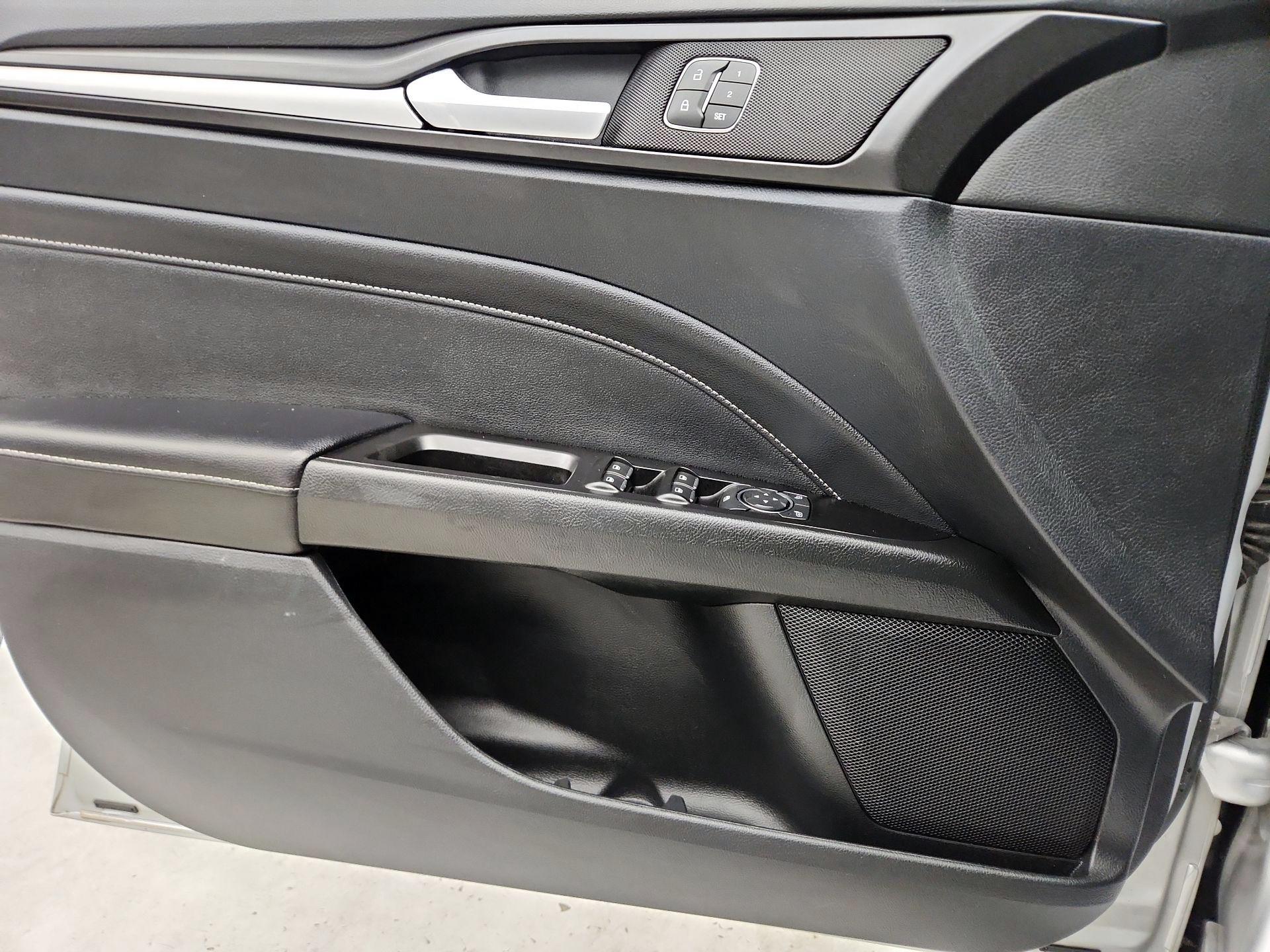 Thumbnail: 2019 Ford Fusion - 12