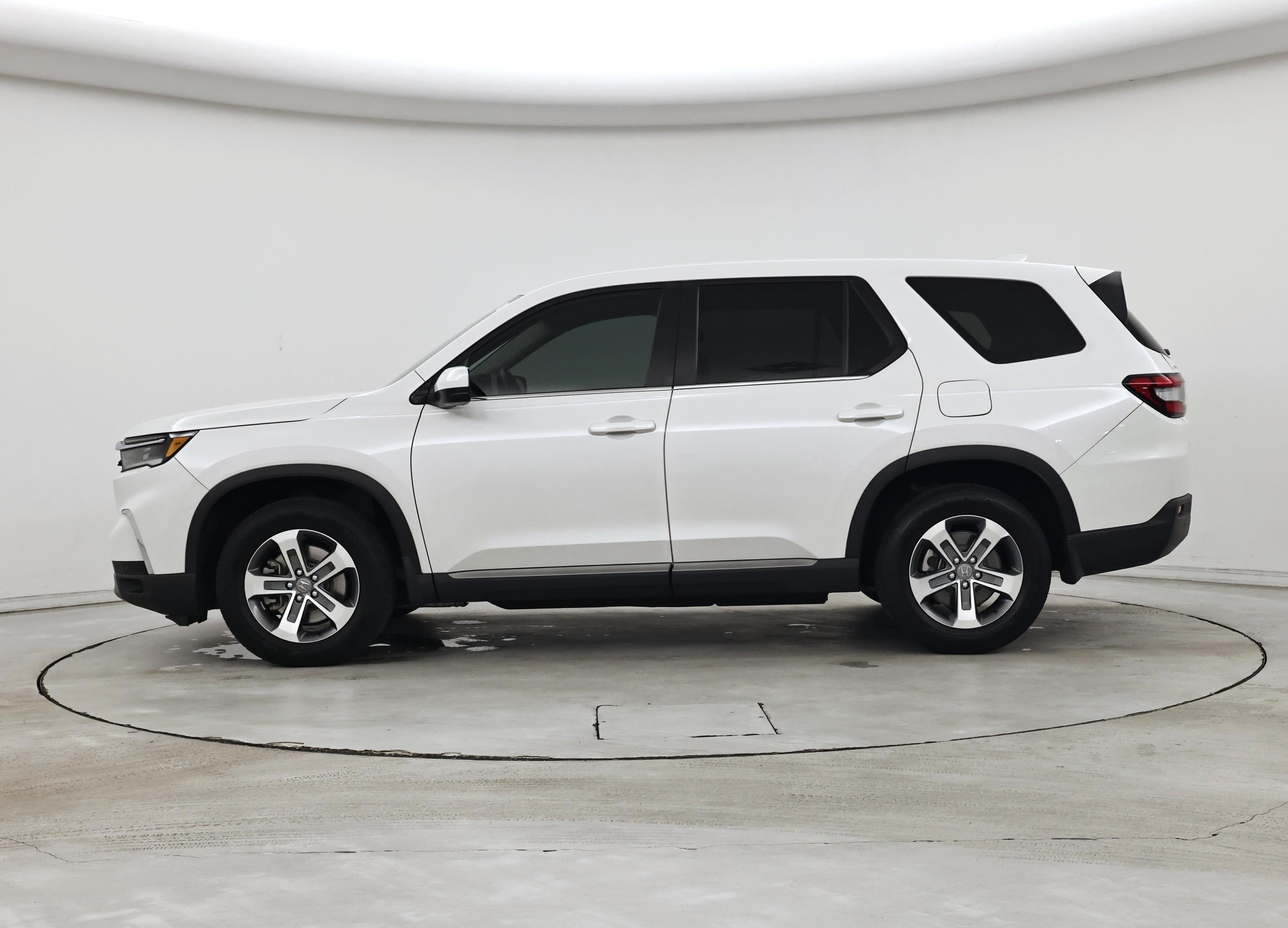 Thumbnail: 2023 Honda Pilot - 3