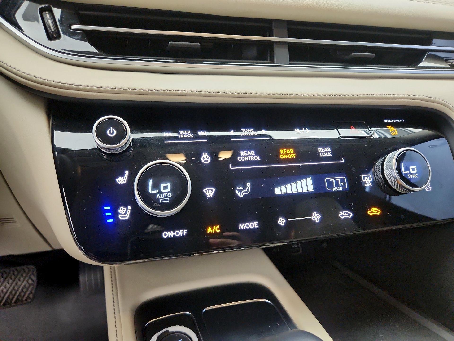 Thumbnail: 2023 INFINITI QX60 - 16