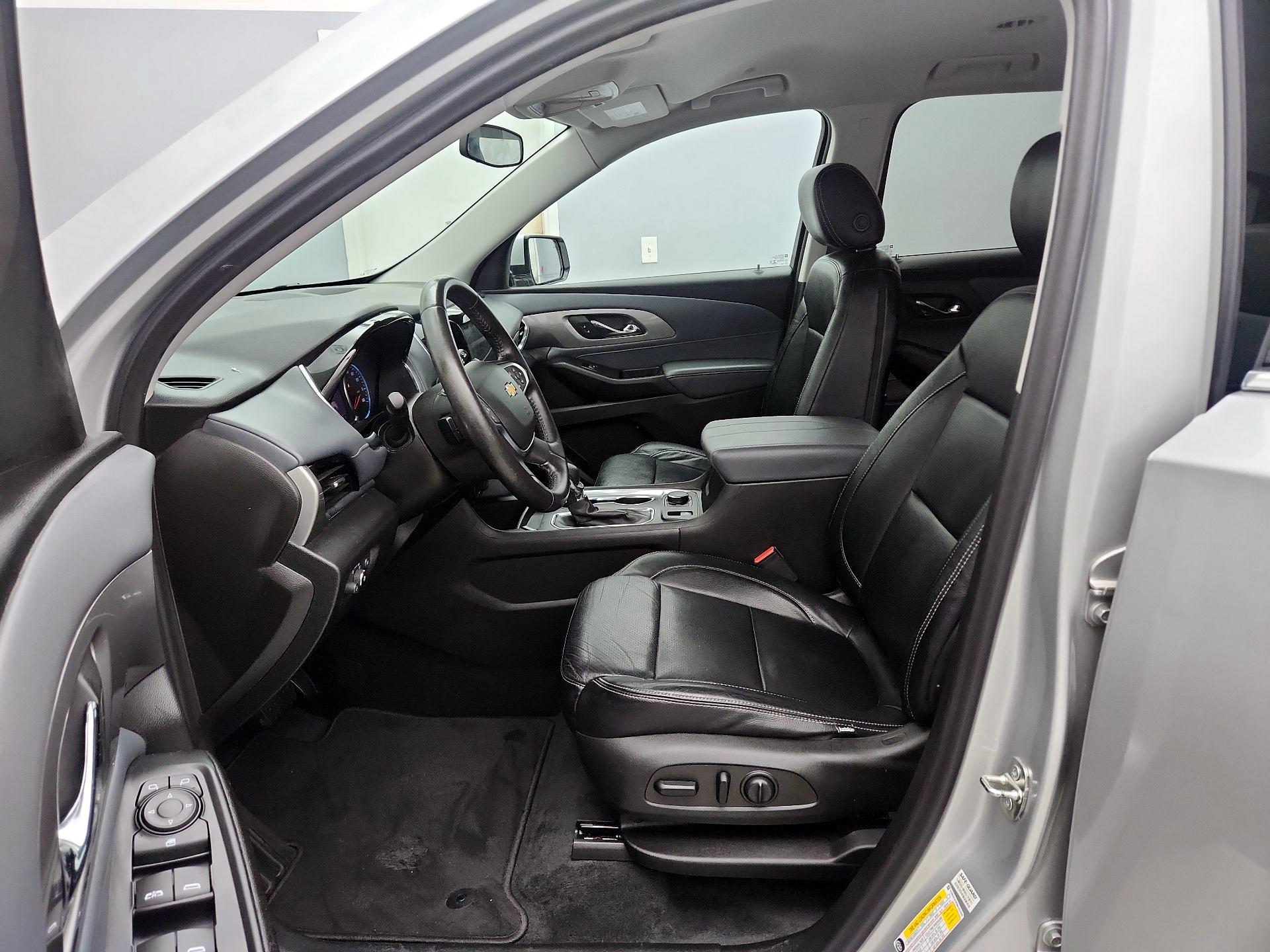 Thumbnail: 2021 Chevrolet Traverse - 11