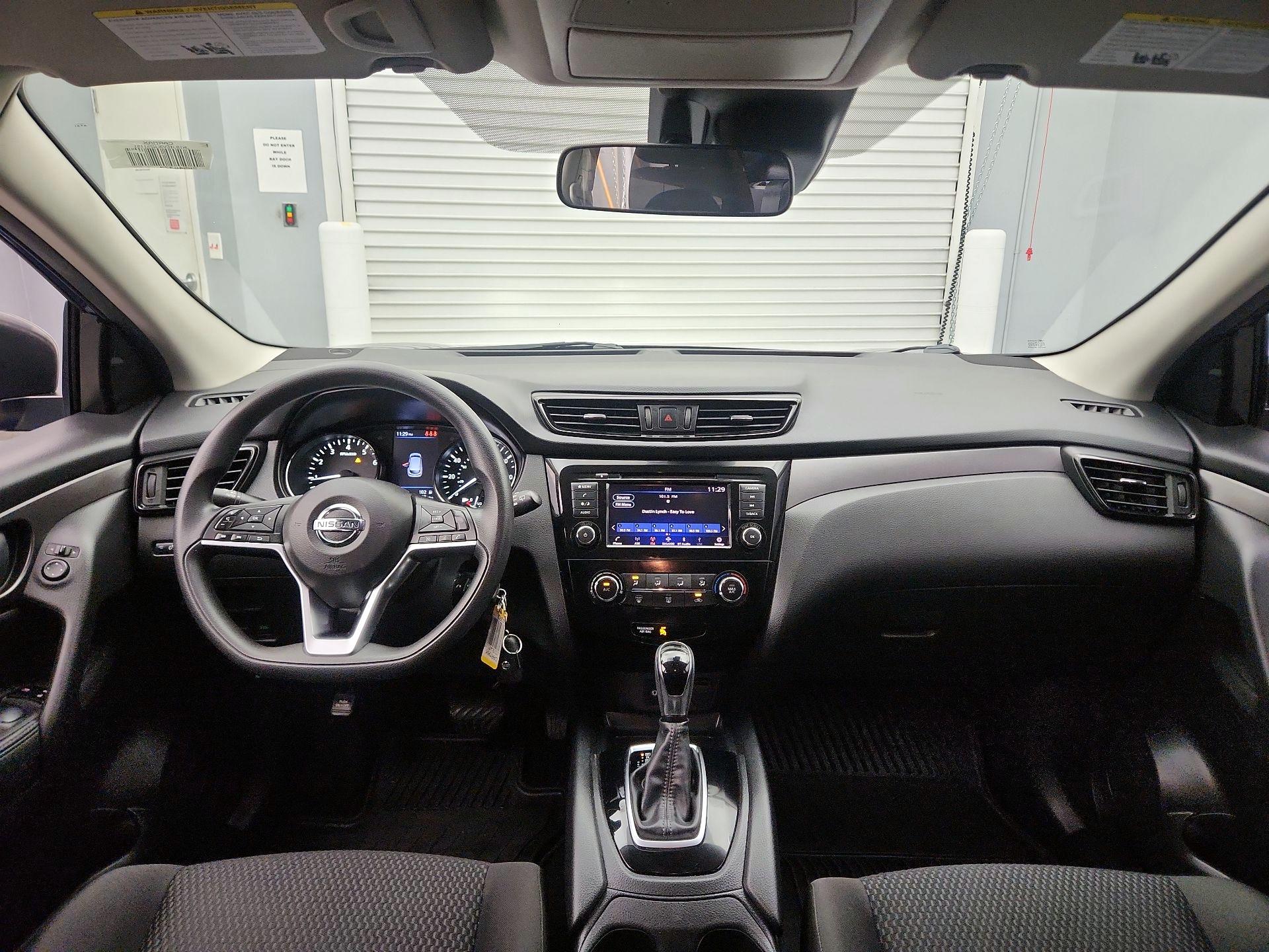 Thumbnail: 2020 Nissan Rogue Sport - 9