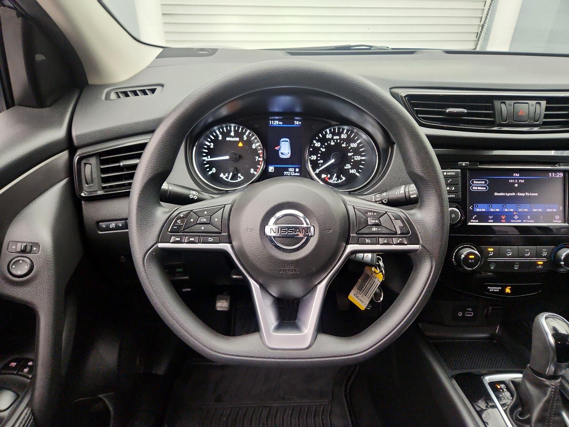 Thumbnail: 2020 Nissan Rogue Sport - 10