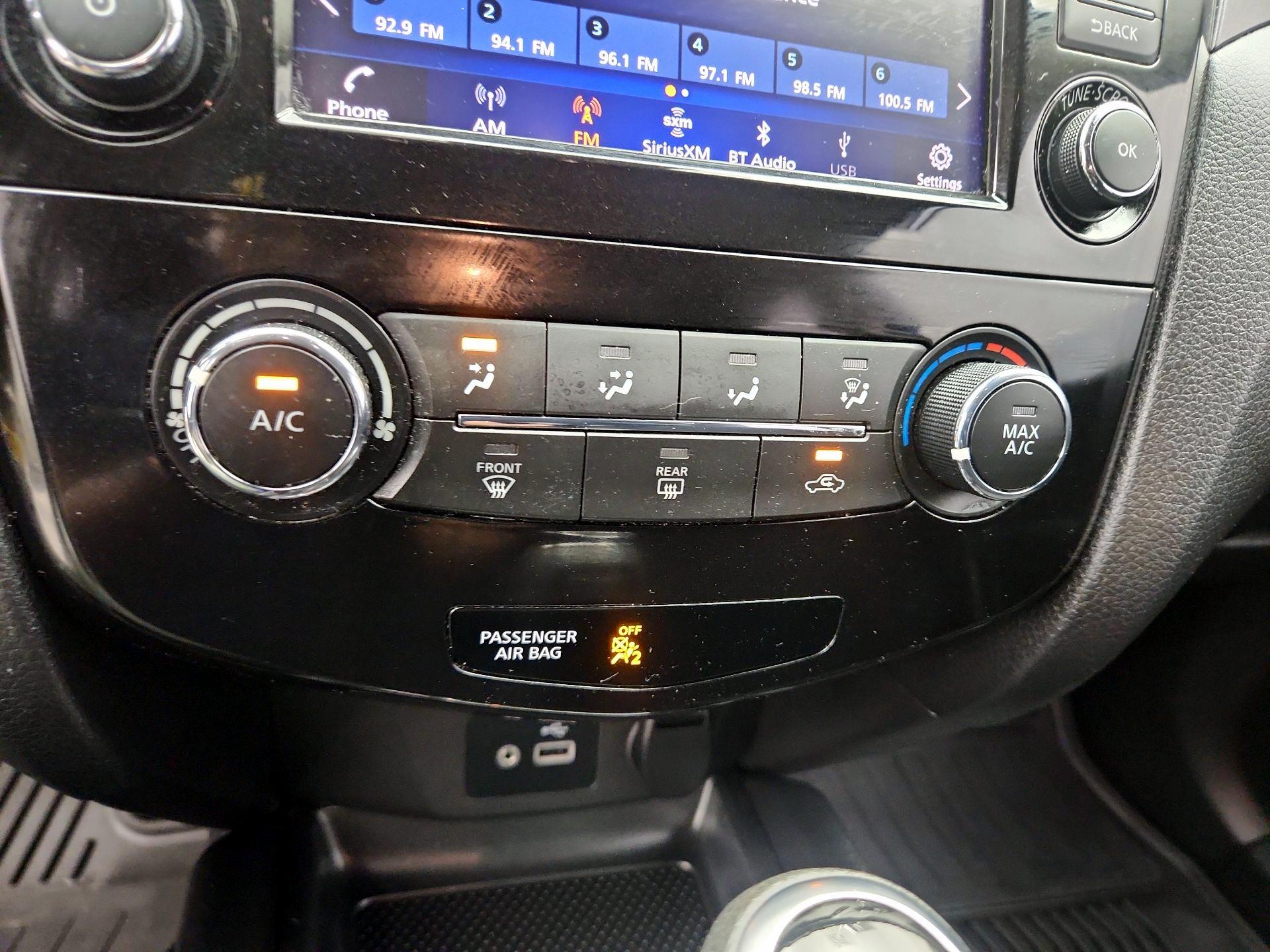Thumbnail: 2020 Nissan Rogue Sport - 16