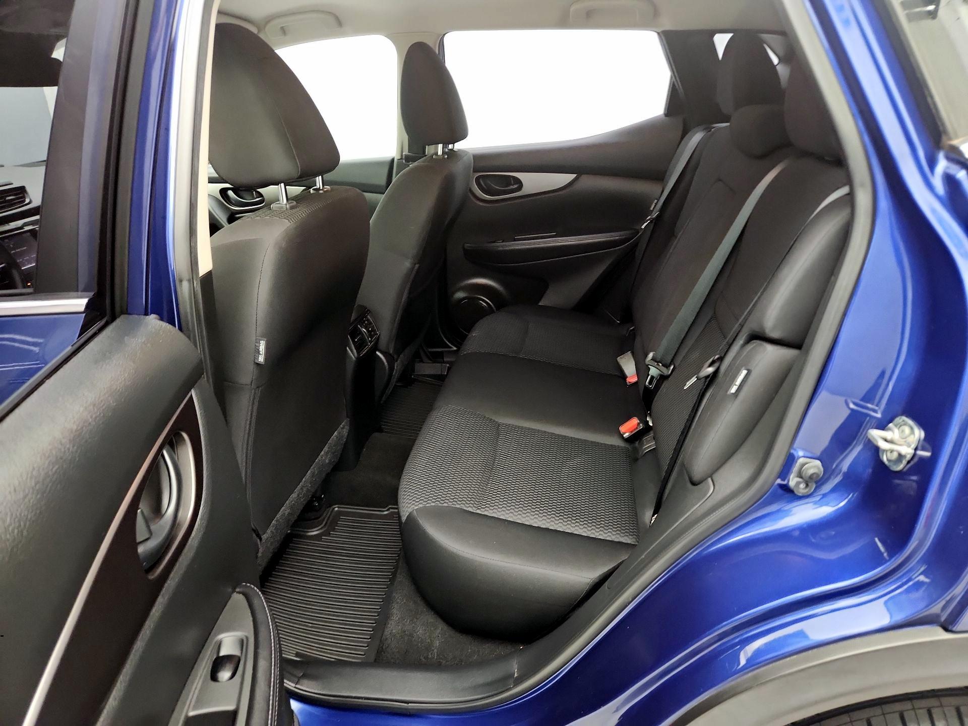 Thumbnail: 2020 Nissan Rogue Sport - 19