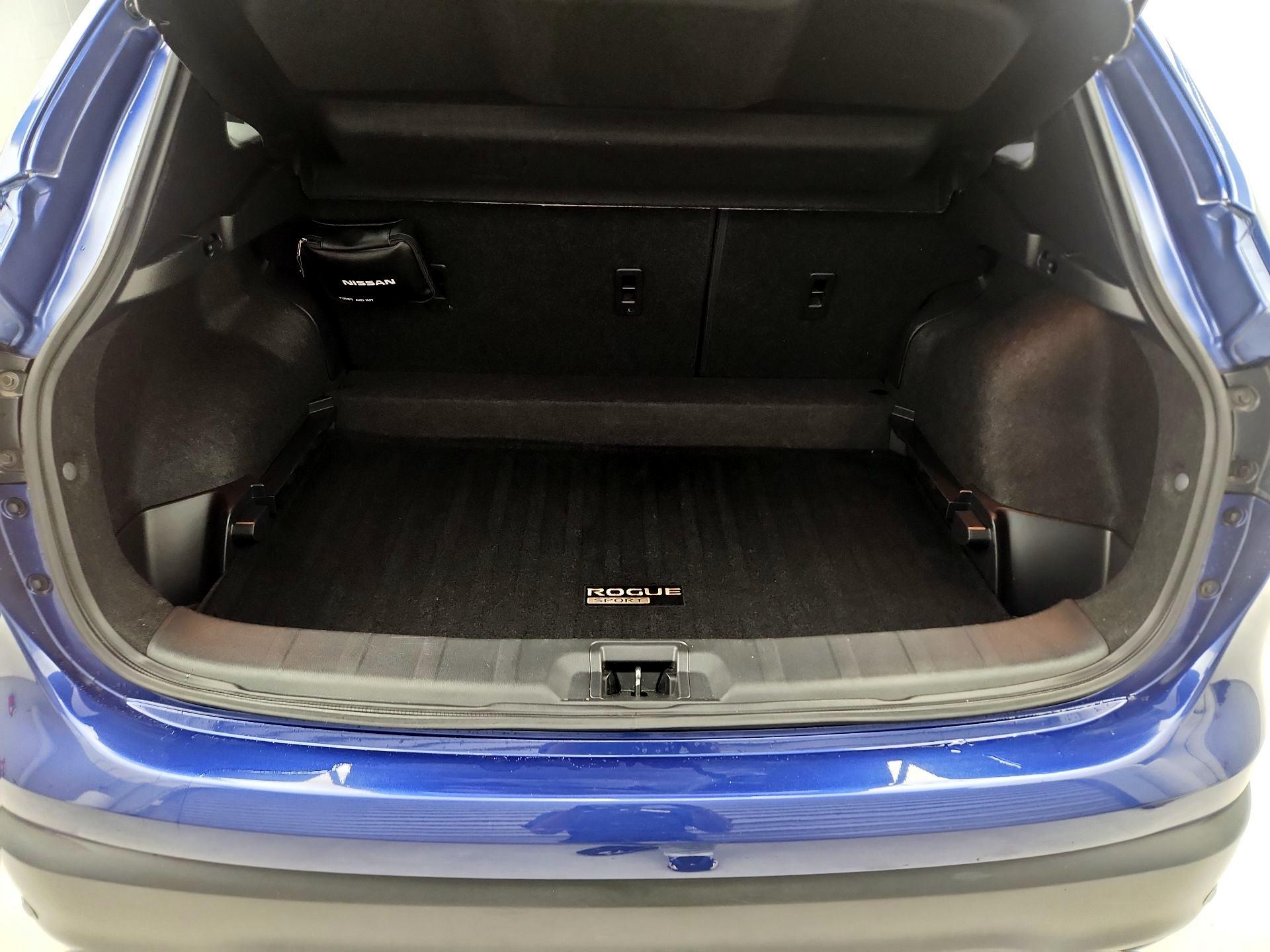 Thumbnail: 2020 Nissan Rogue Sport - 20