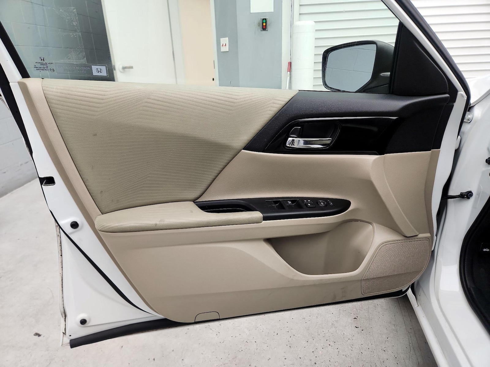 2017 Honda Accord LX - Photo 13