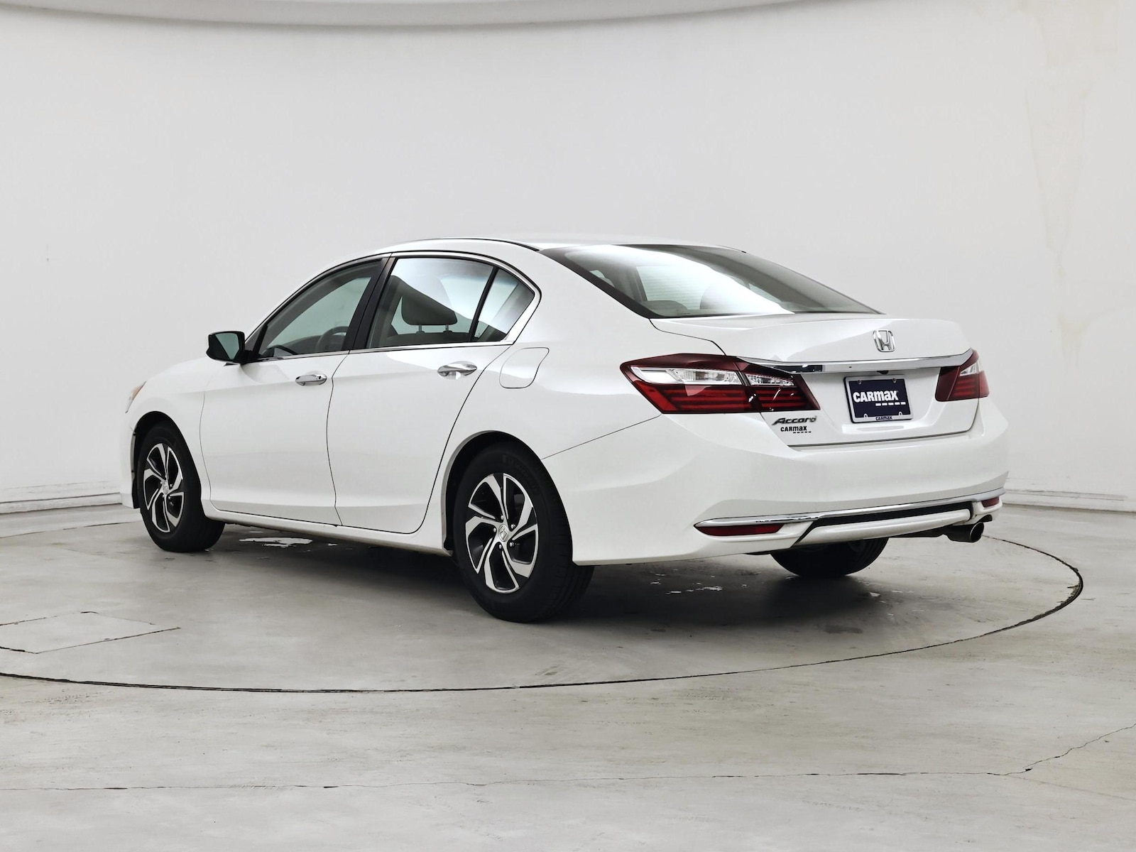 2017 Honda Accord LX - Photo 3