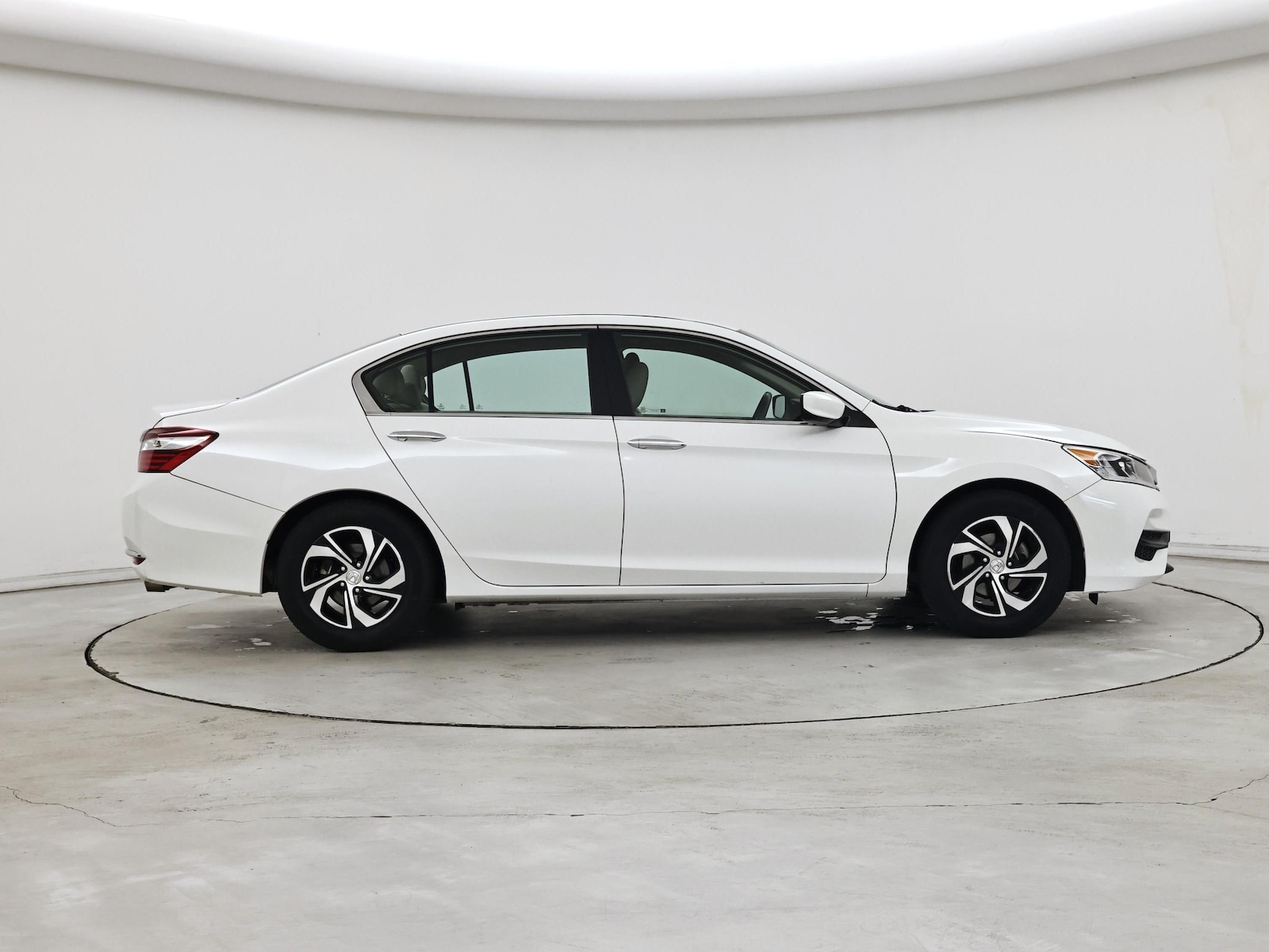 2017 Honda Accord LX - Photo 8