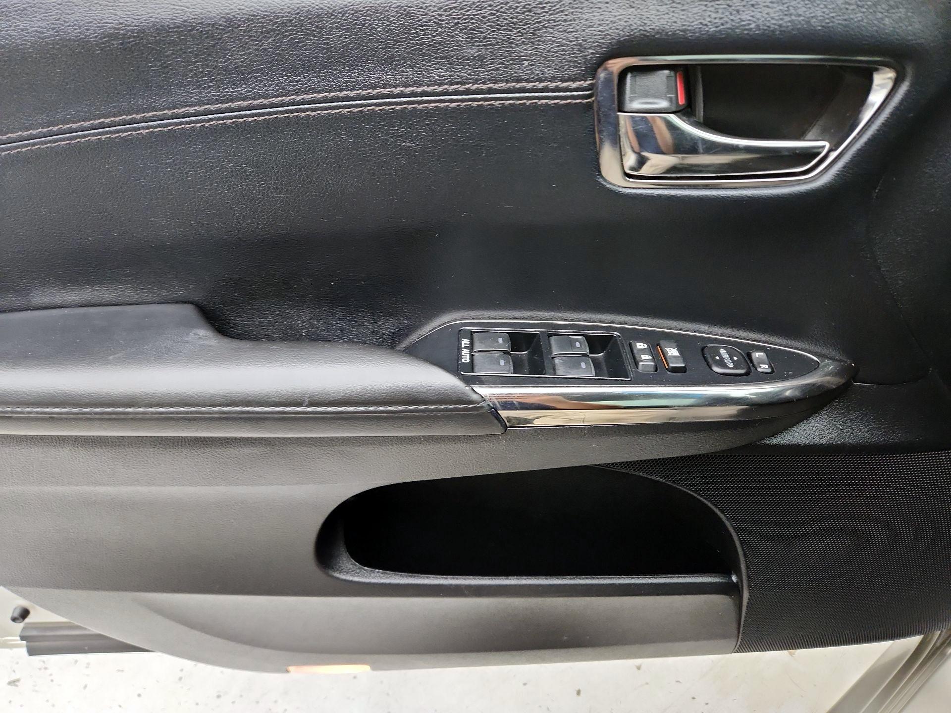 Thumbnail: 2015 Toyota Avalon - 12