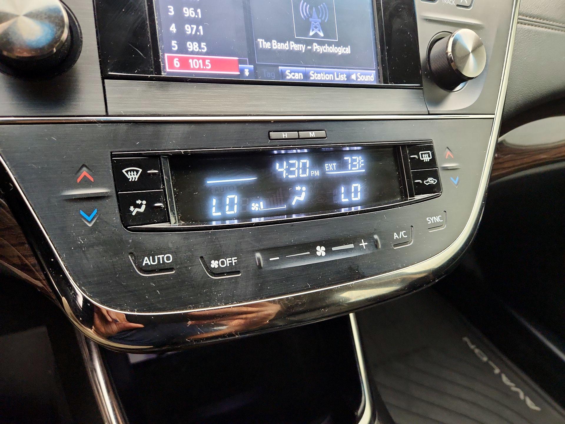 Thumbnail: 2015 Toyota Avalon - 16