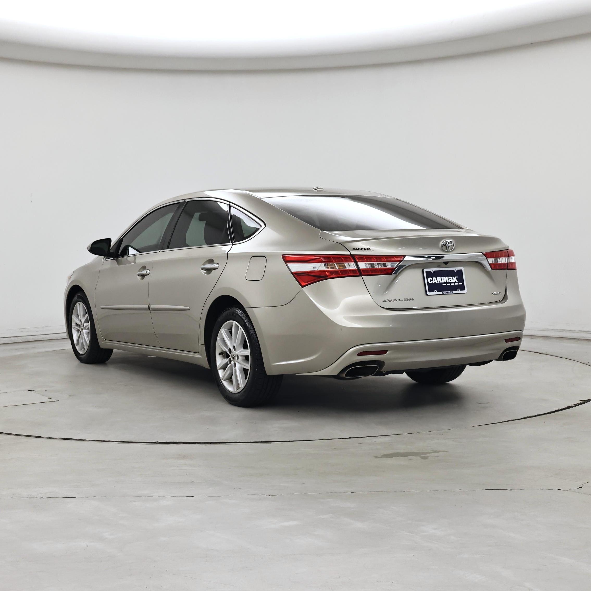 Thumbnail: 2015 Toyota Avalon - 2