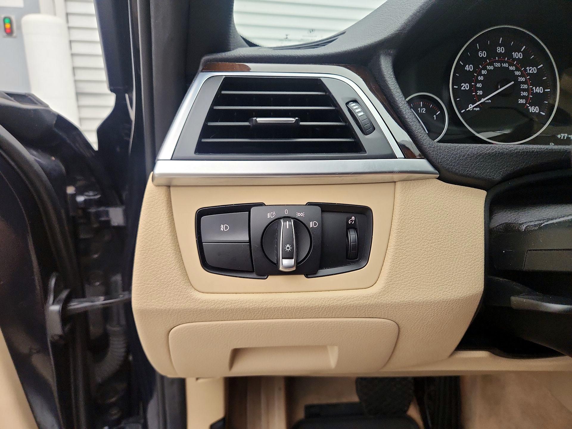 Thumbnail: 2016 BMW 3 Series - 13