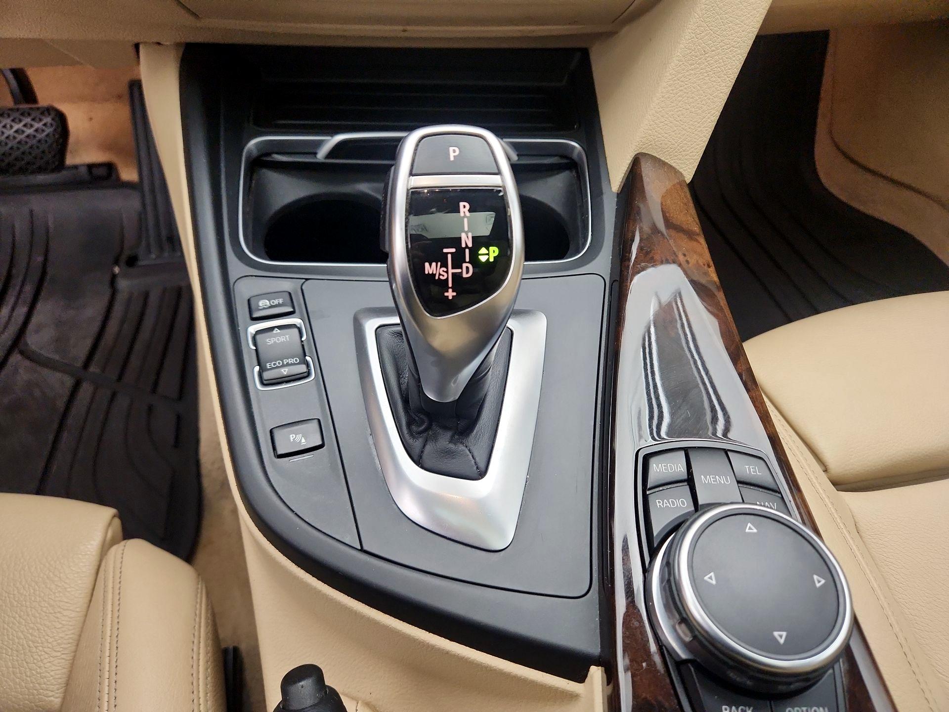 Thumbnail: 2016 BMW 3 Series - 16