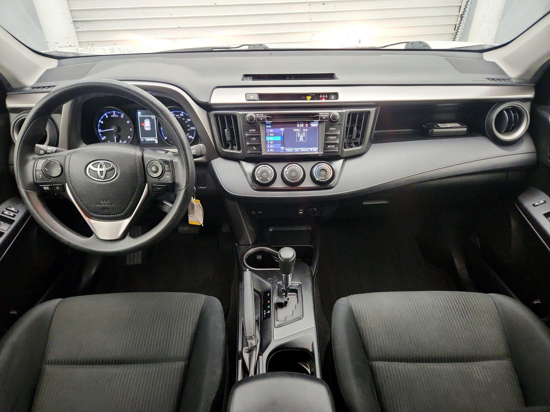 Thumbnail: 2017 Toyota RAV4 - 9