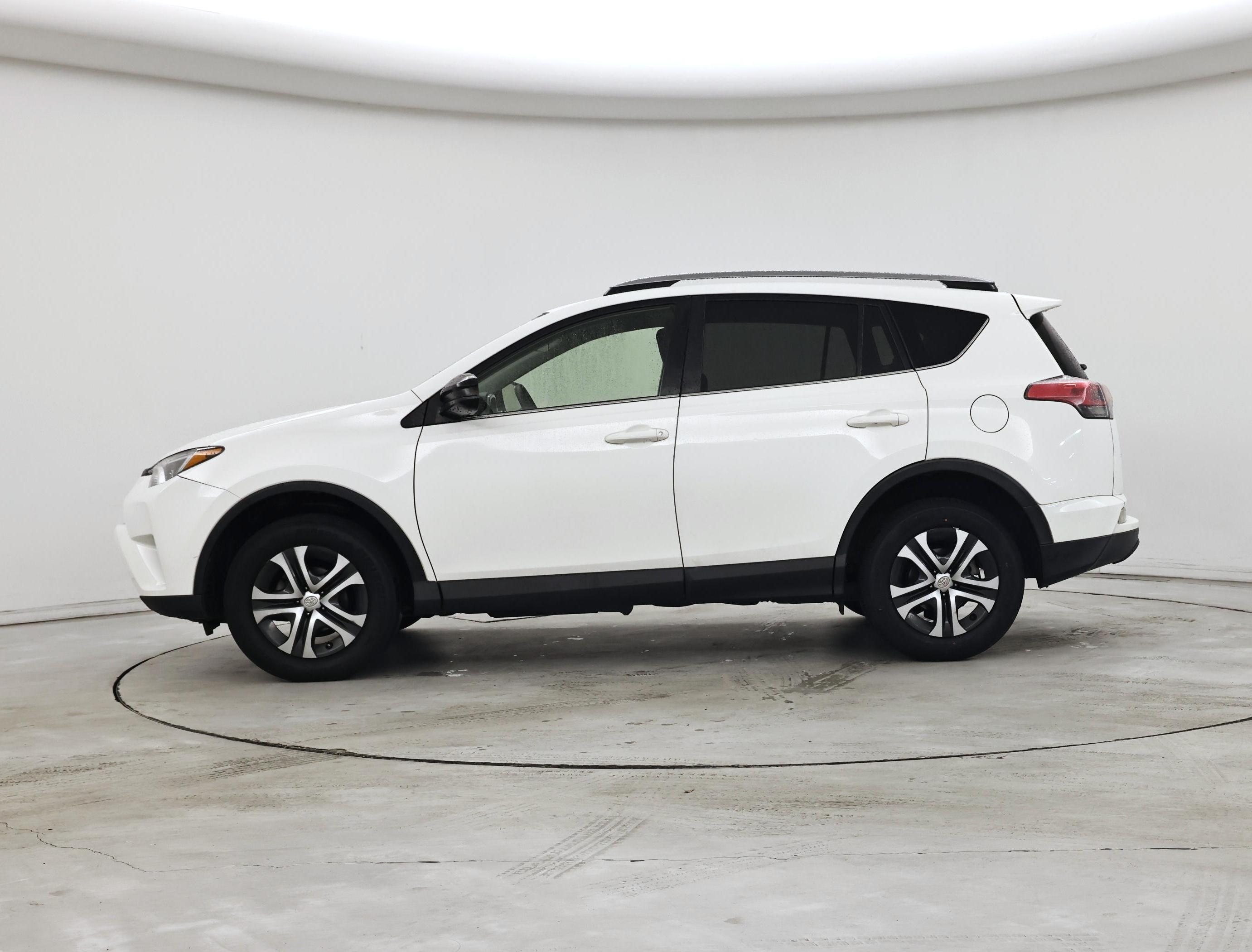 Thumbnail: 2017 Toyota RAV4 - 3