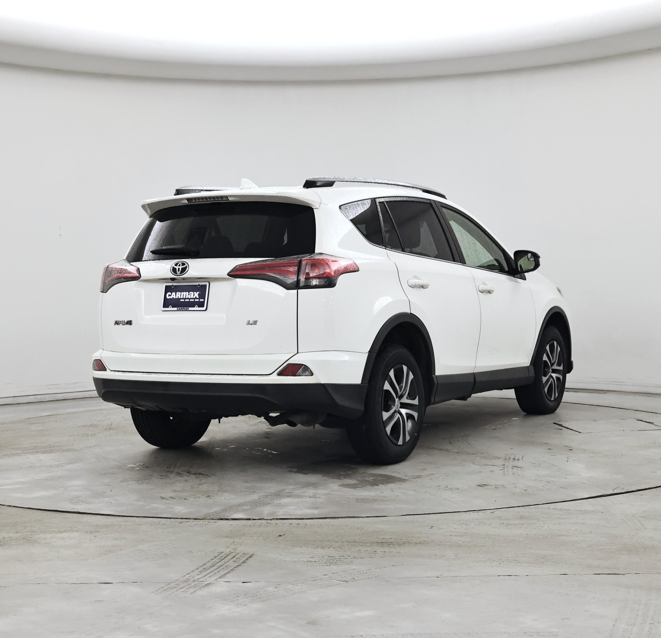 Thumbnail: 2017 Toyota RAV4 - 8