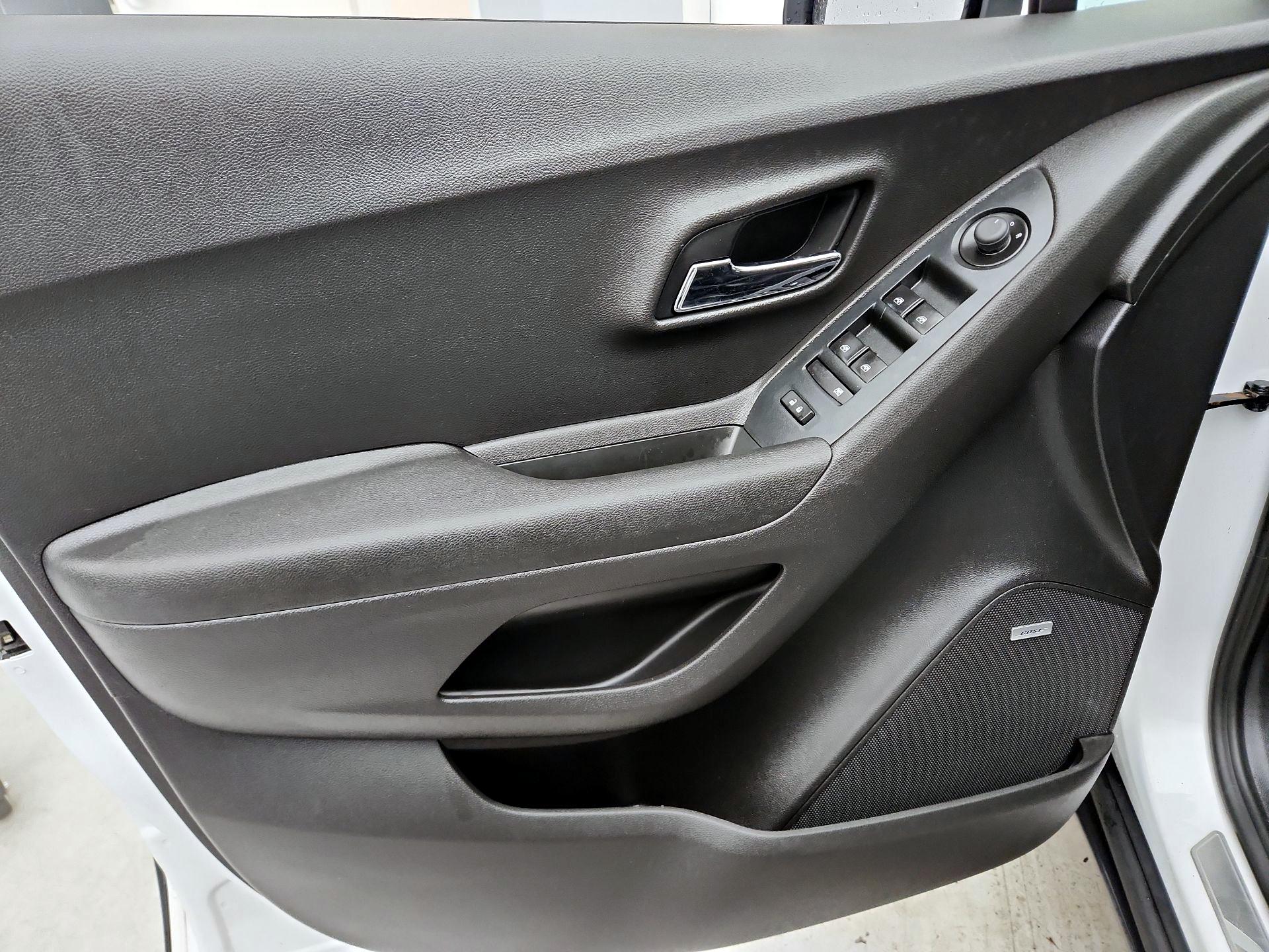 Thumbnail: 2020 Chevrolet Trax - 12