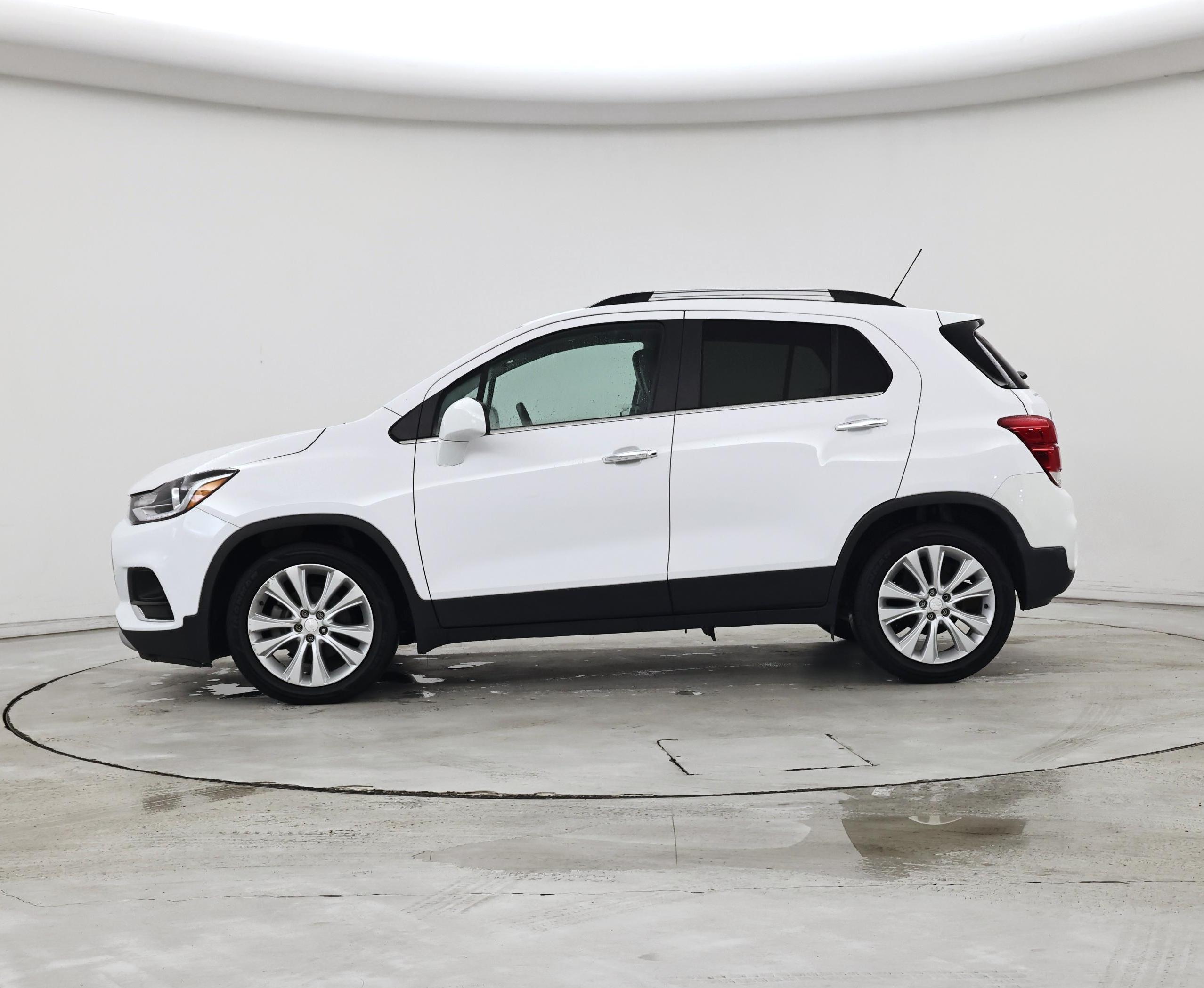 Thumbnail: 2020 Chevrolet Trax - 3