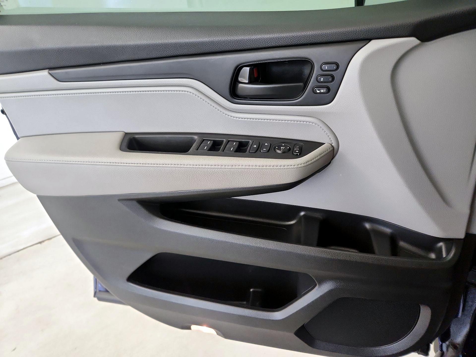 Thumbnail: 2020 Honda Odyssey - 12
