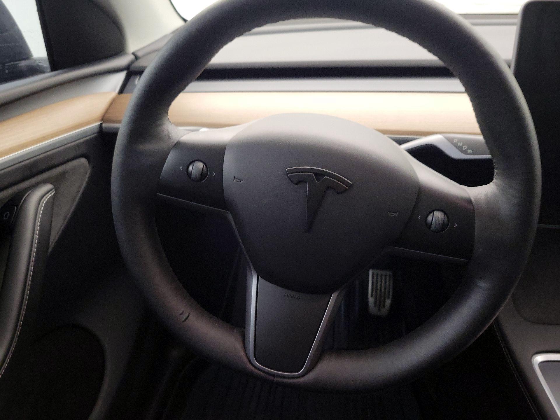 Thumbnail: 2023 Tesla Model Y - 10