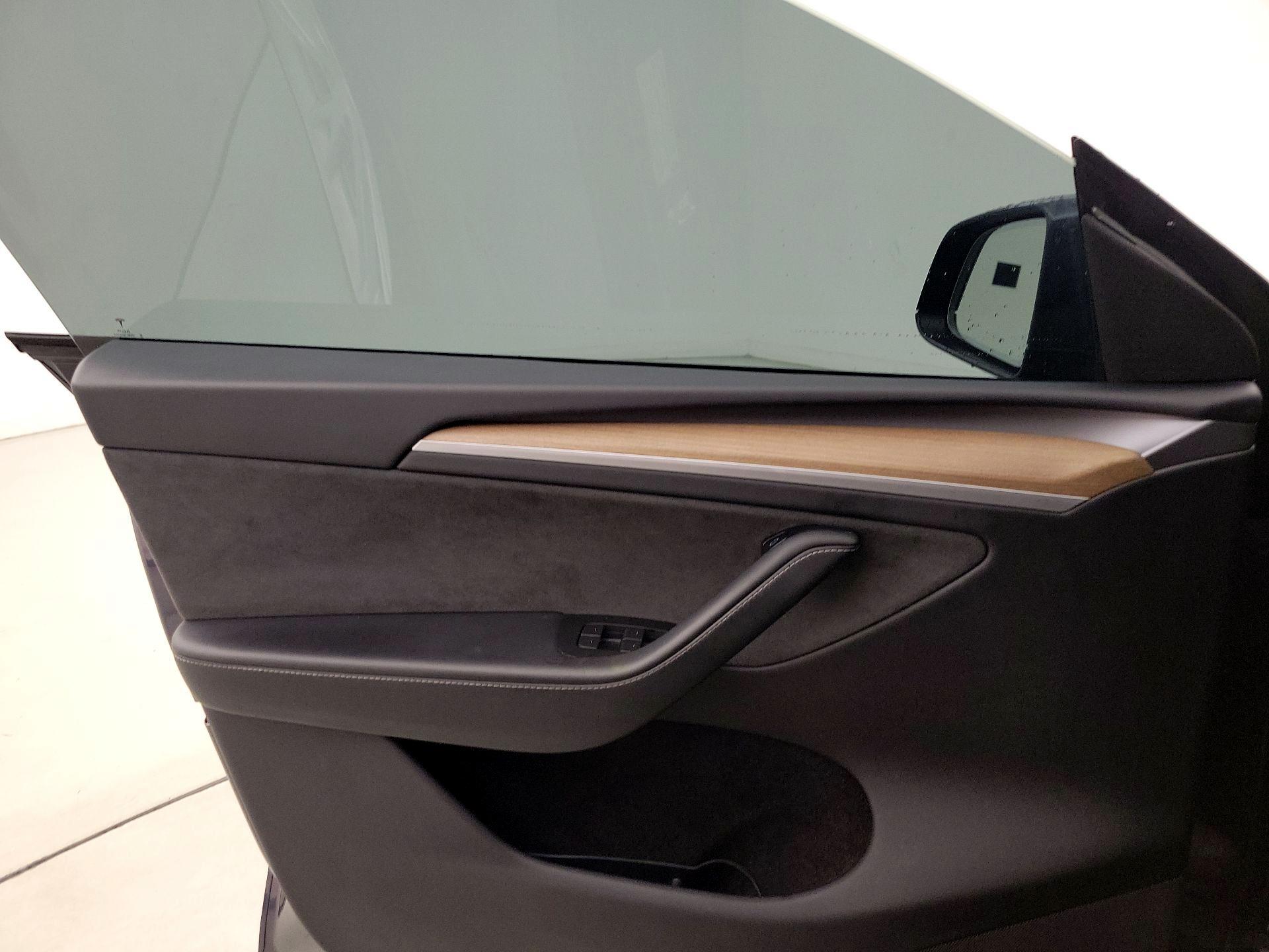 Thumbnail: 2023 Tesla Model Y - 12