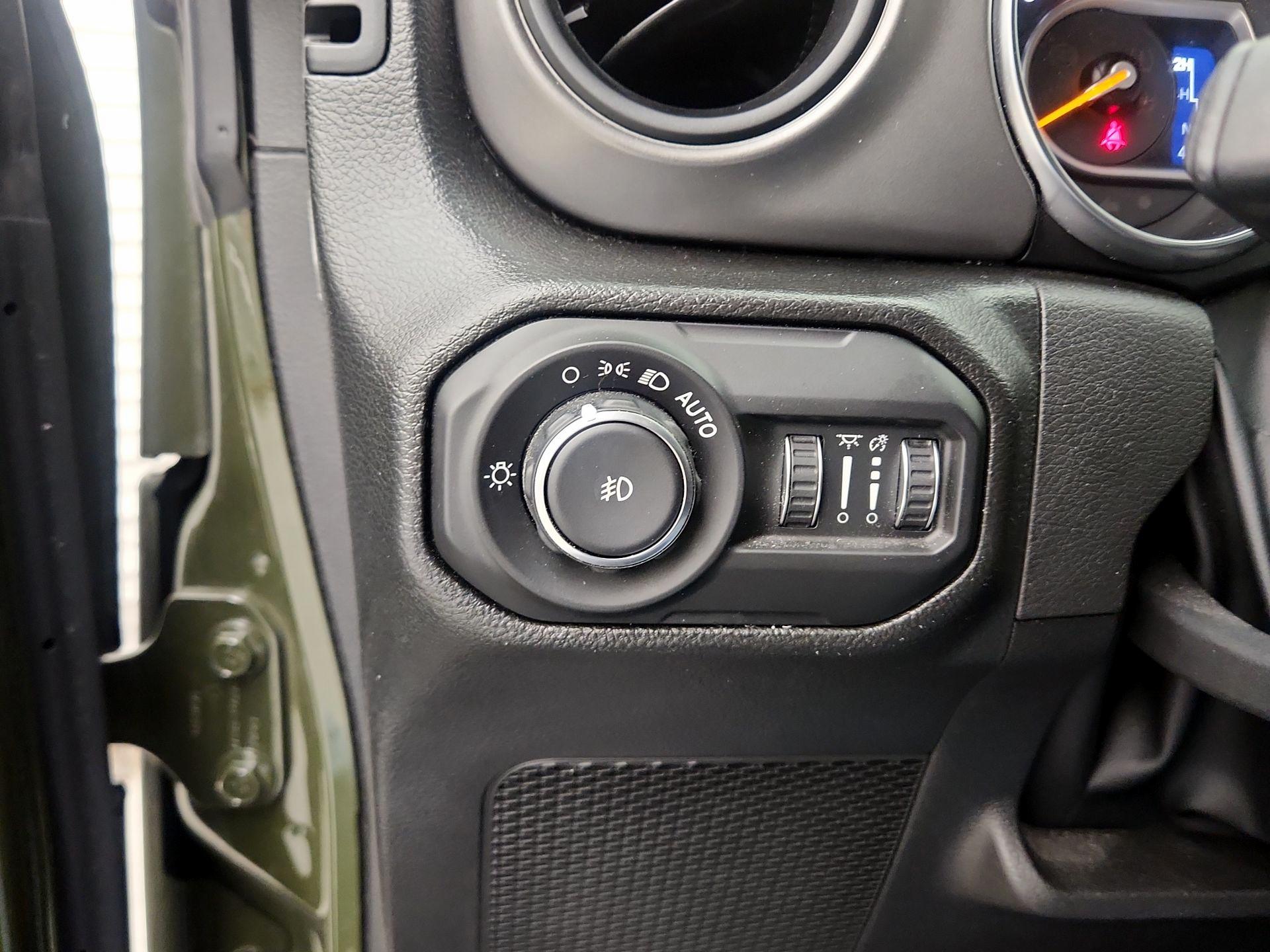 Thumbnail: 2022 Jeep Wrangler - 13