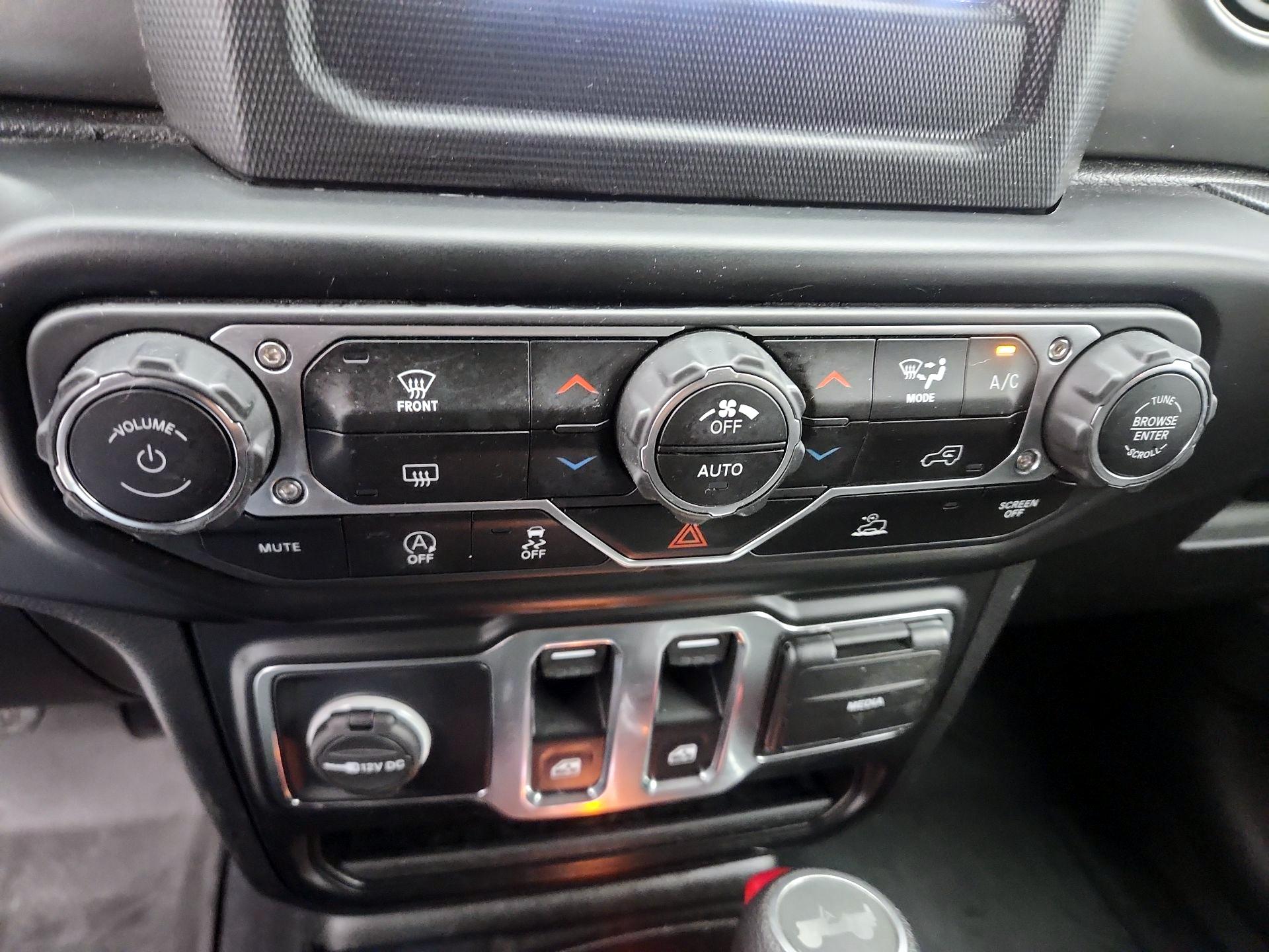 Thumbnail: 2022 Jeep Wrangler - 16