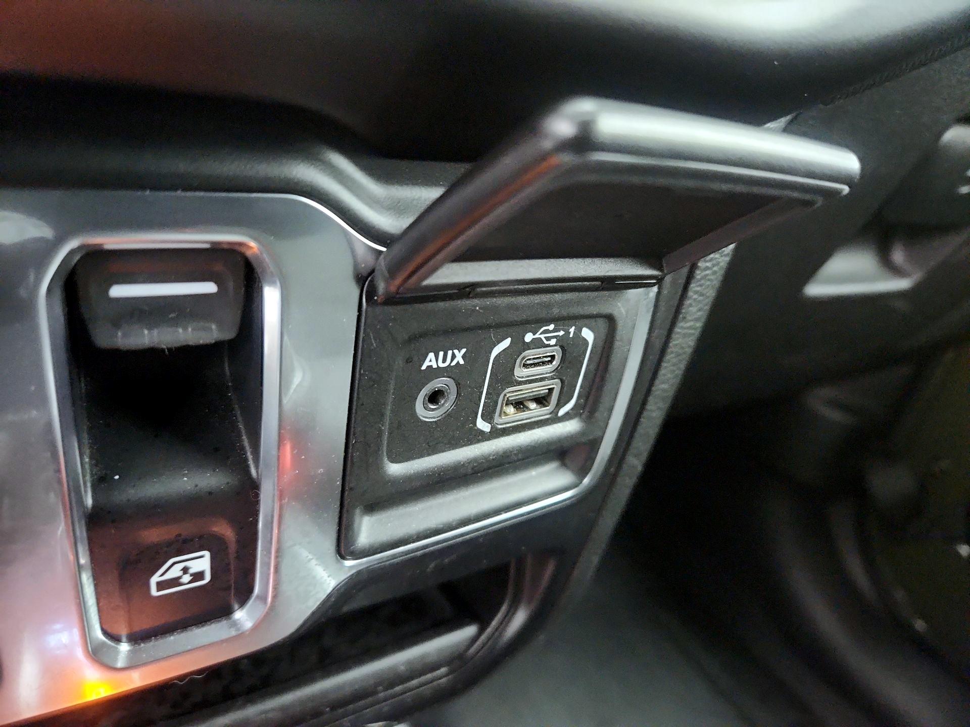 Thumbnail: 2022 Jeep Wrangler - 18